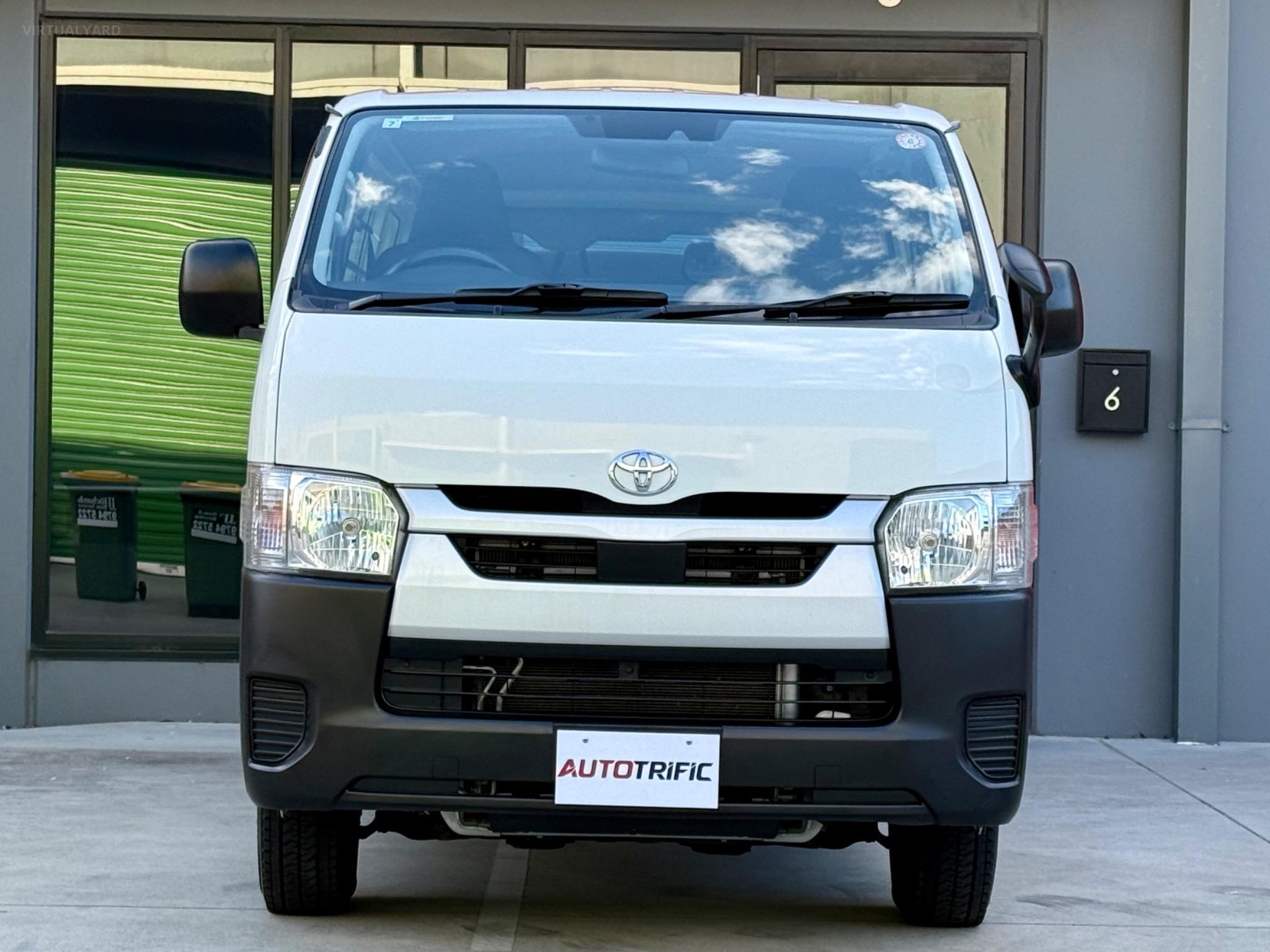 TOYOTA HIACE 4WD