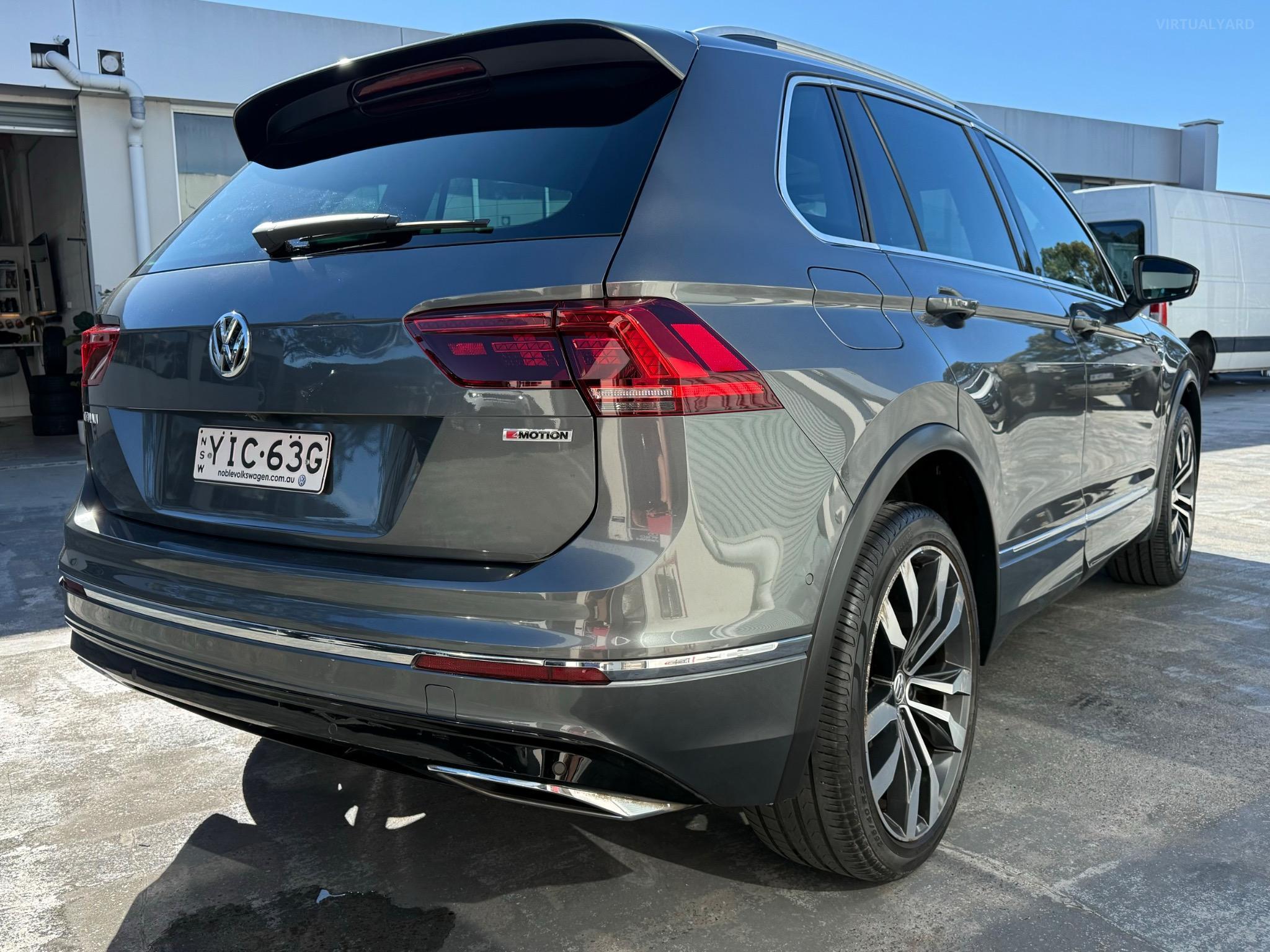 VOLKSWAGEN TIGUAN