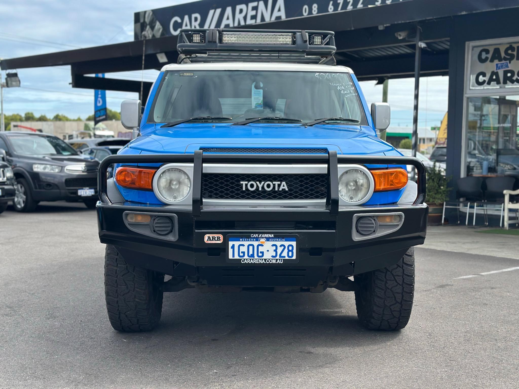 TOYOTA FJ CRUISER