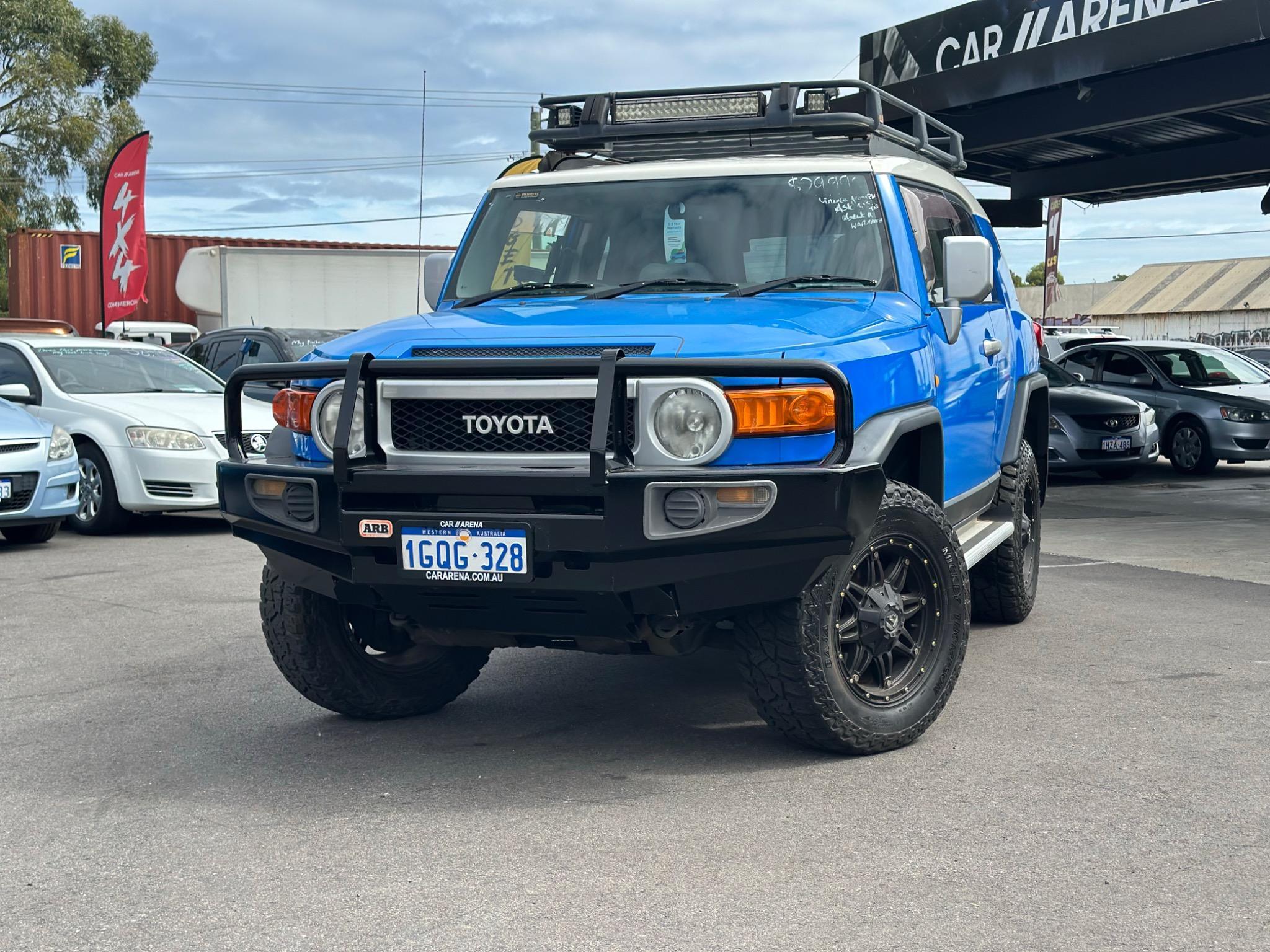 TOYOTA FJ CRUISER