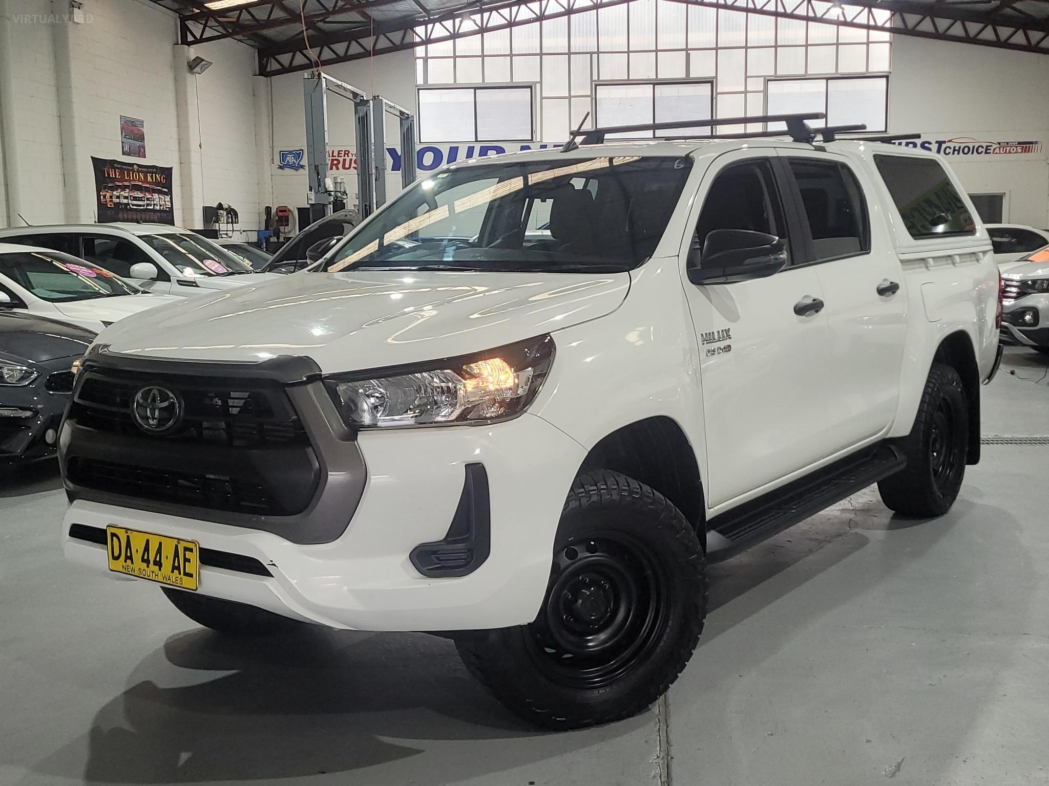 TOYOTA HILUX