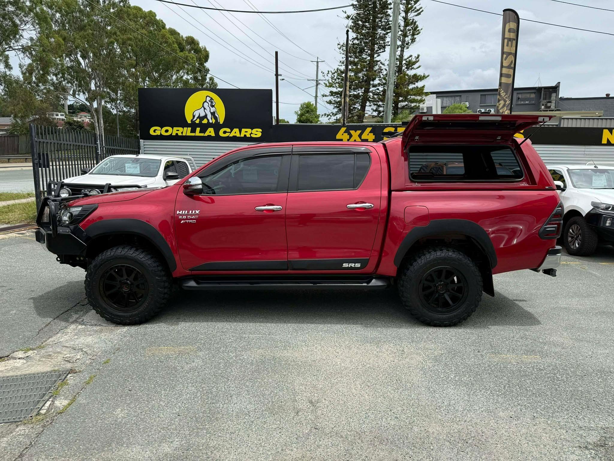 TOYOTA HILUX
