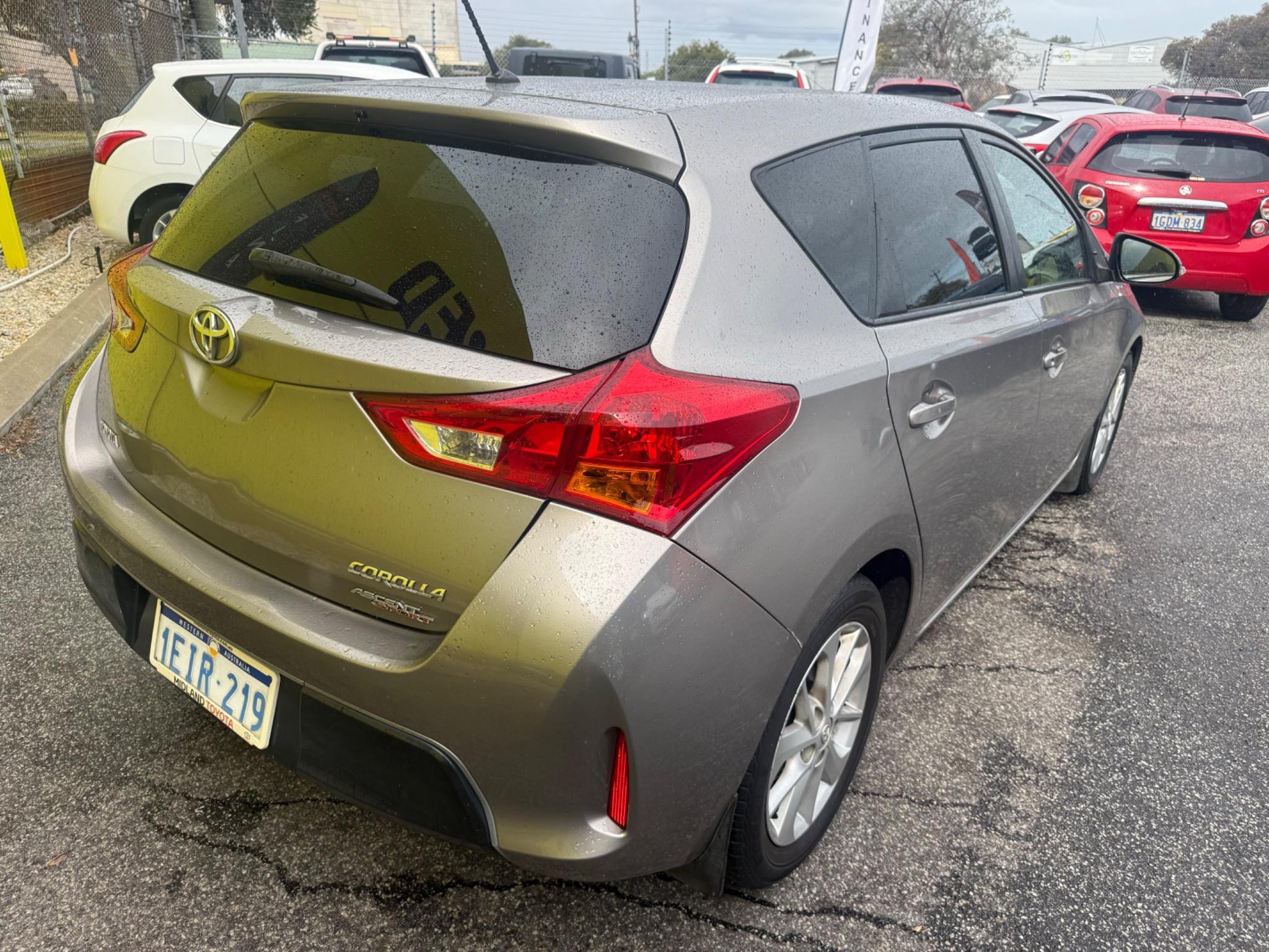 TOYOTA COROLLA