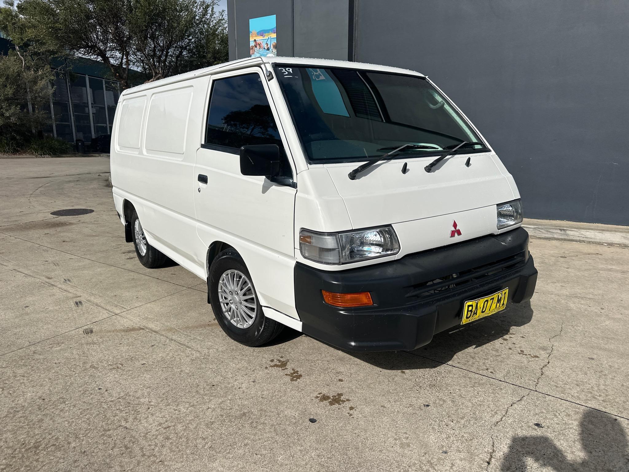 2009 Mitsubishi Express SJ MY09 Van SWB 4dr Man 5sp 1015kg