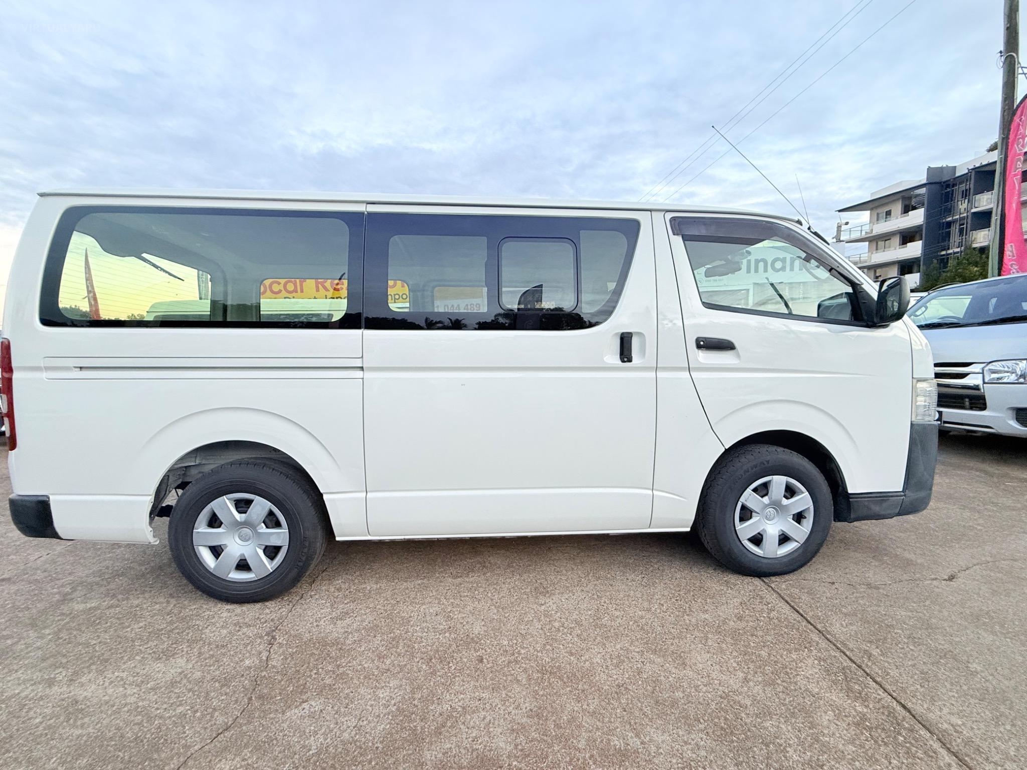TOYOTA HIACE