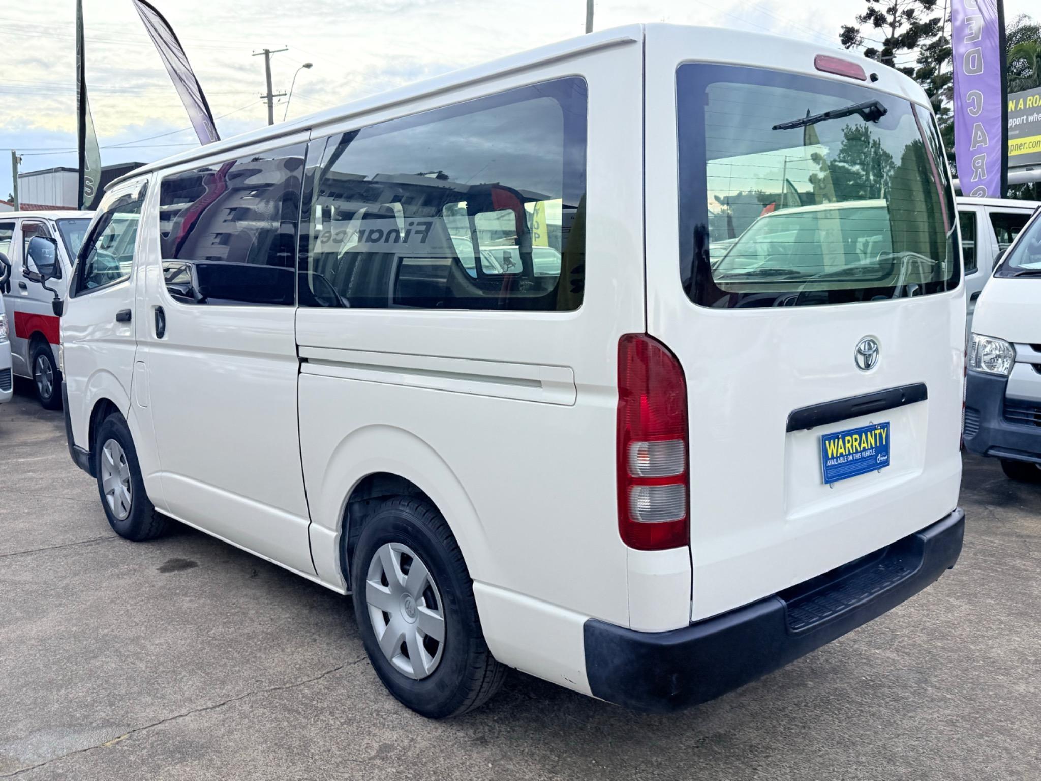 TOYOTA HIACE