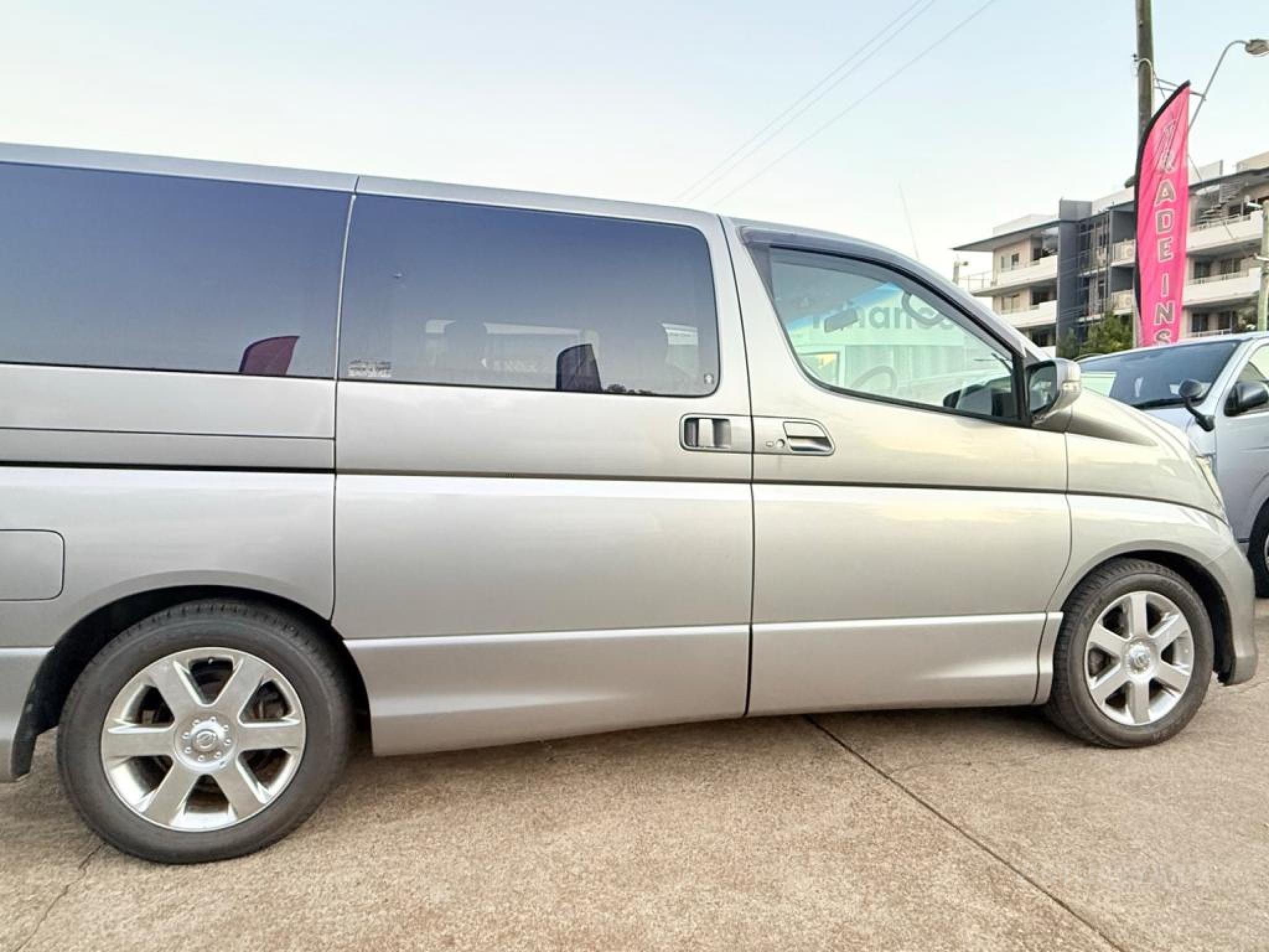 NISSAN ELGRAND
