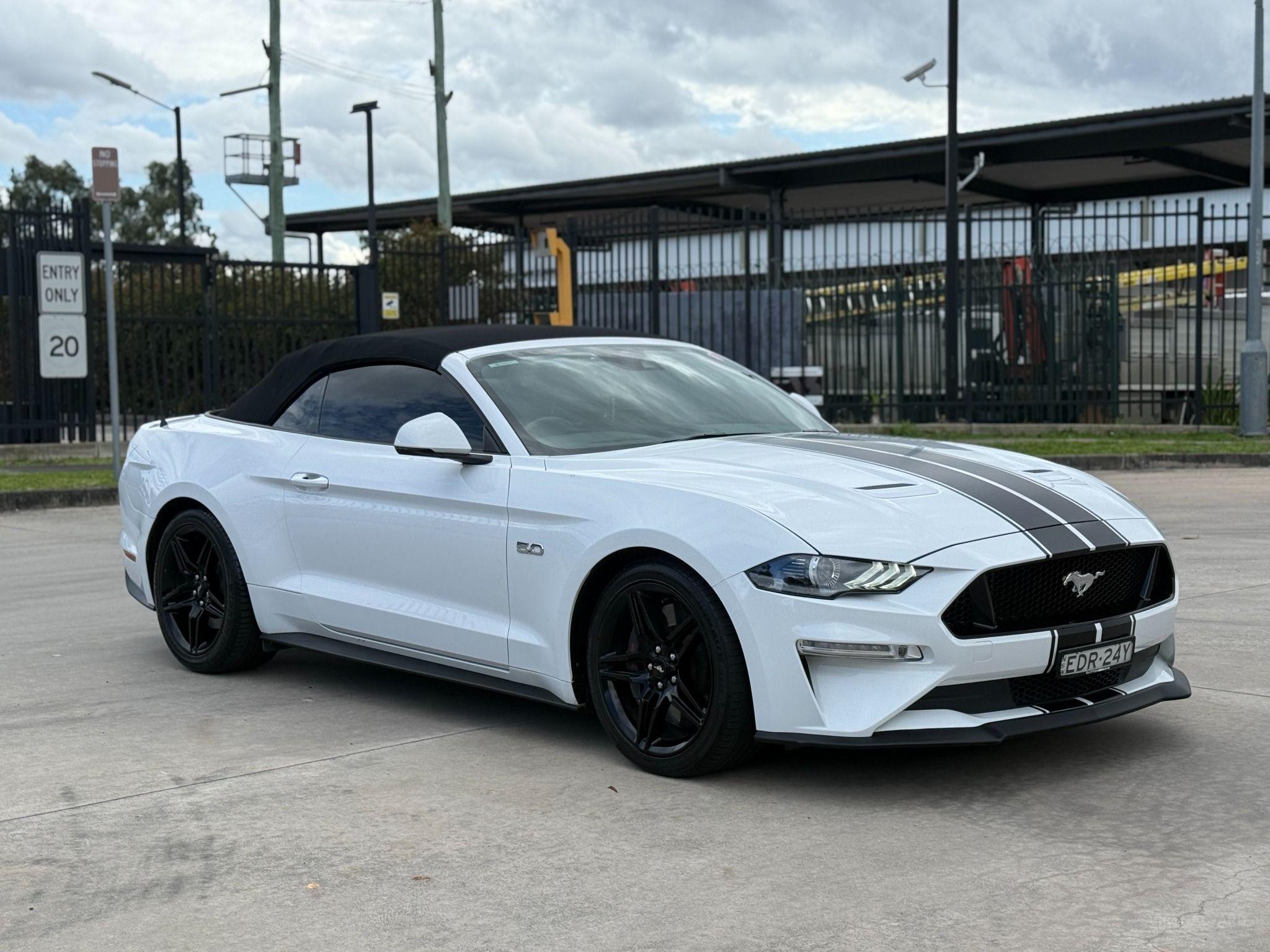 FORD MUSTANG