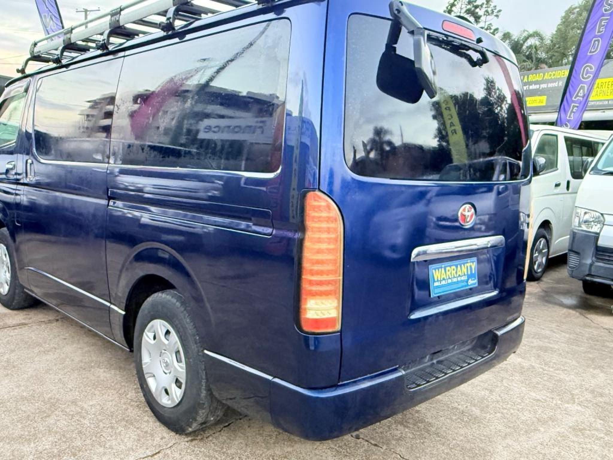TOYOTA HIACE