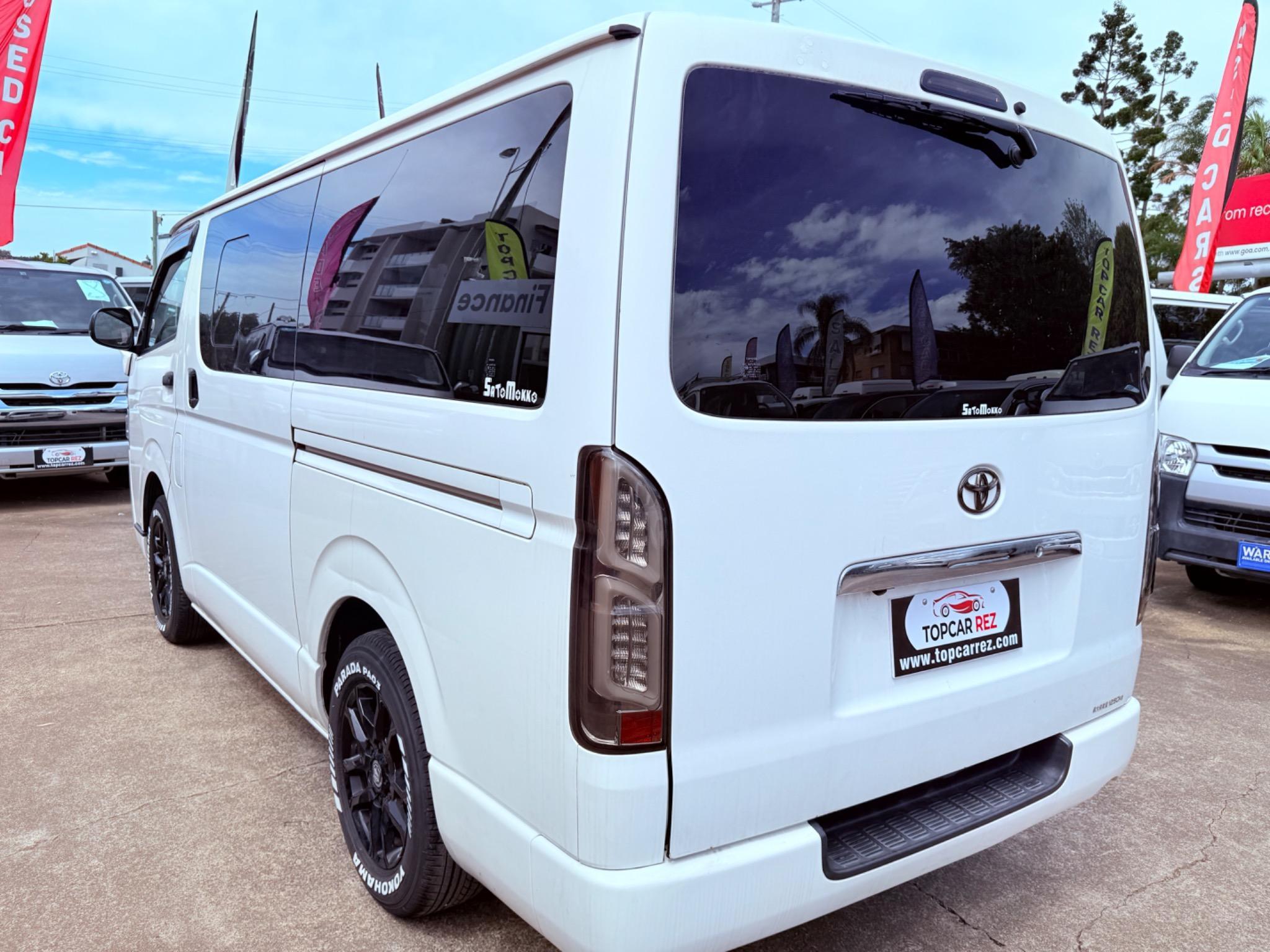 TOYOTA HIACE