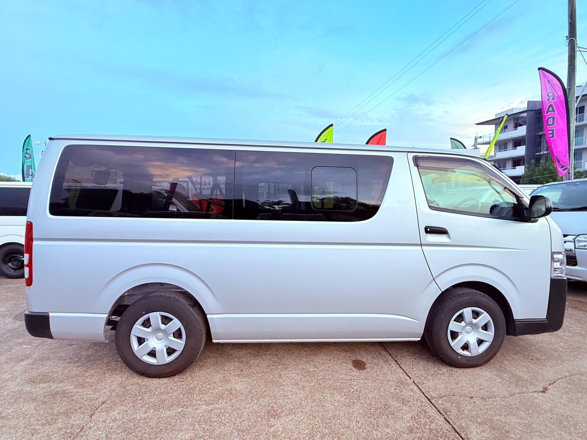 TOYOTA HIACE