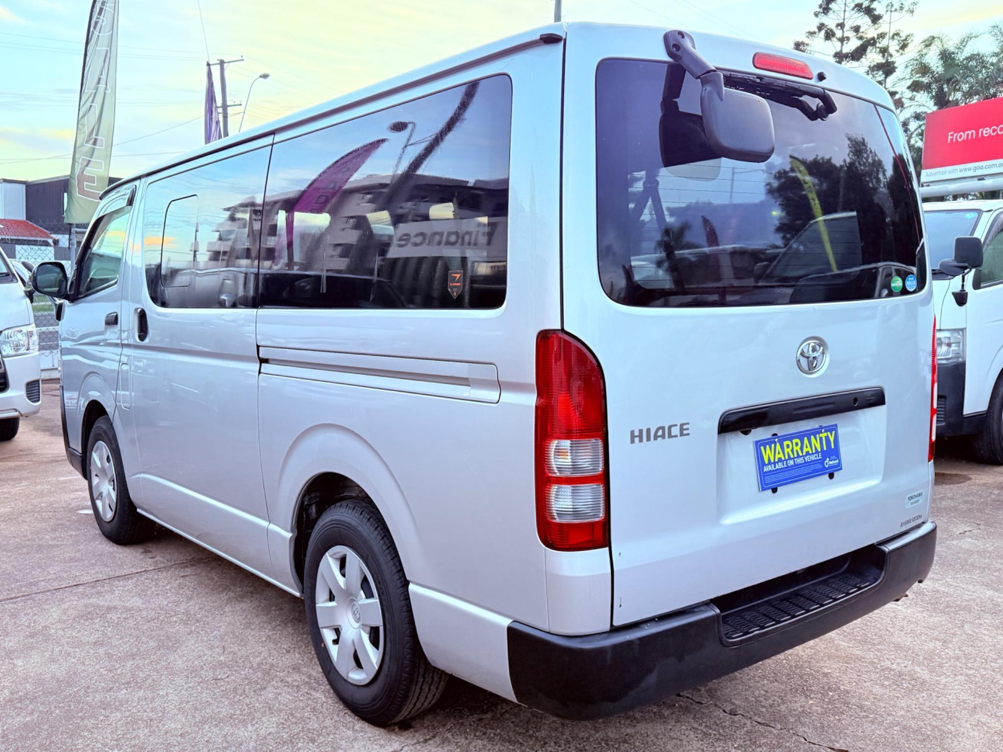TOYOTA HIACE