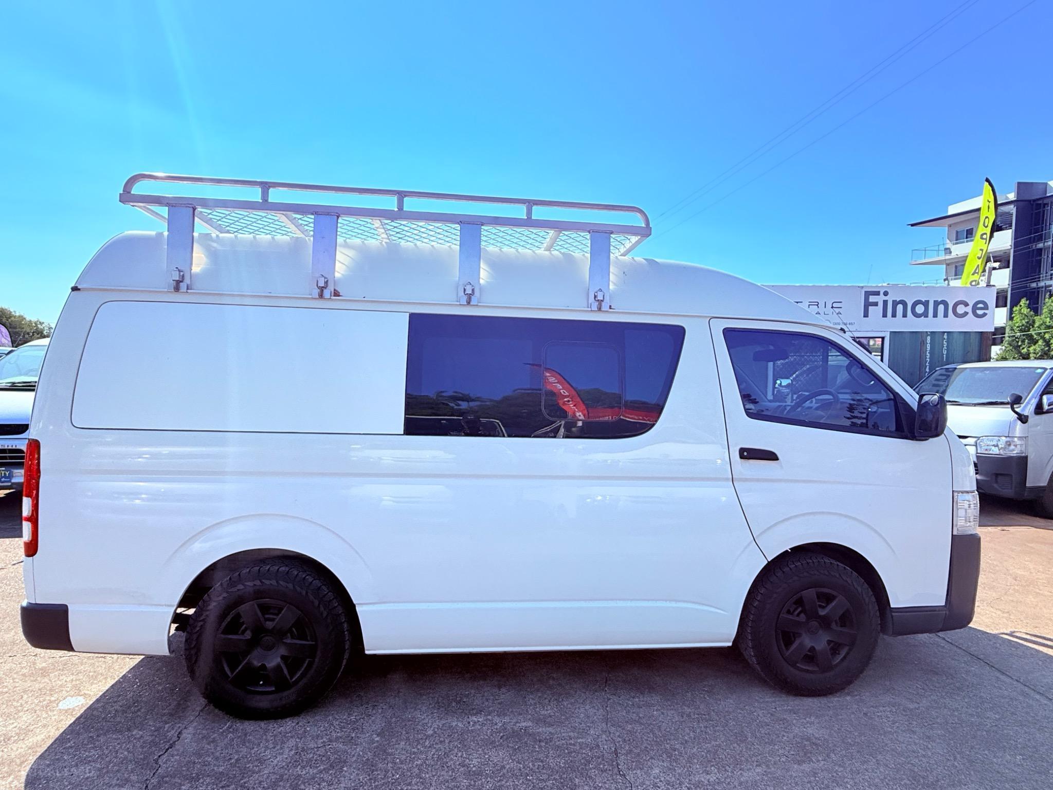 TOYOTA Hiace