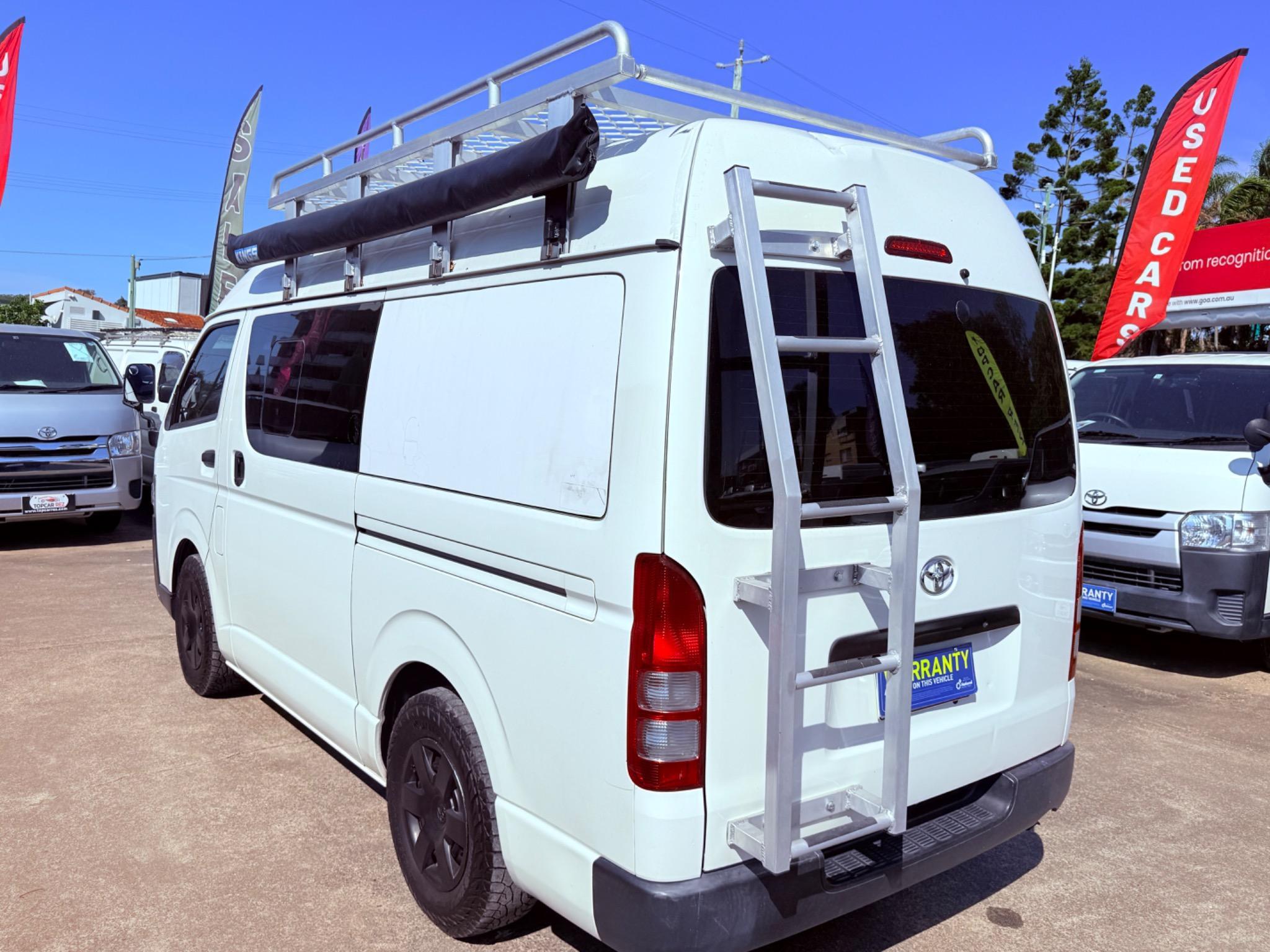 TOYOTA Hiace