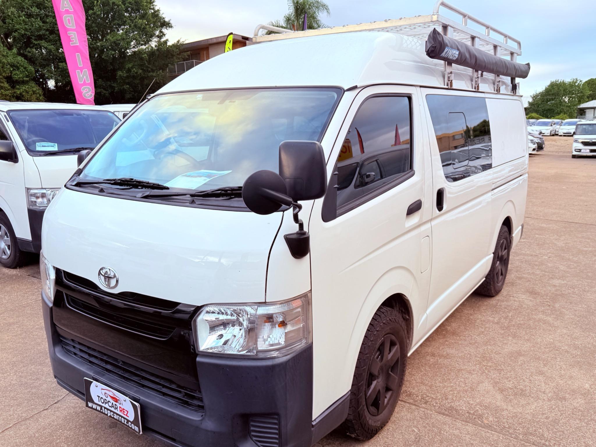 TOYOTA Hiace