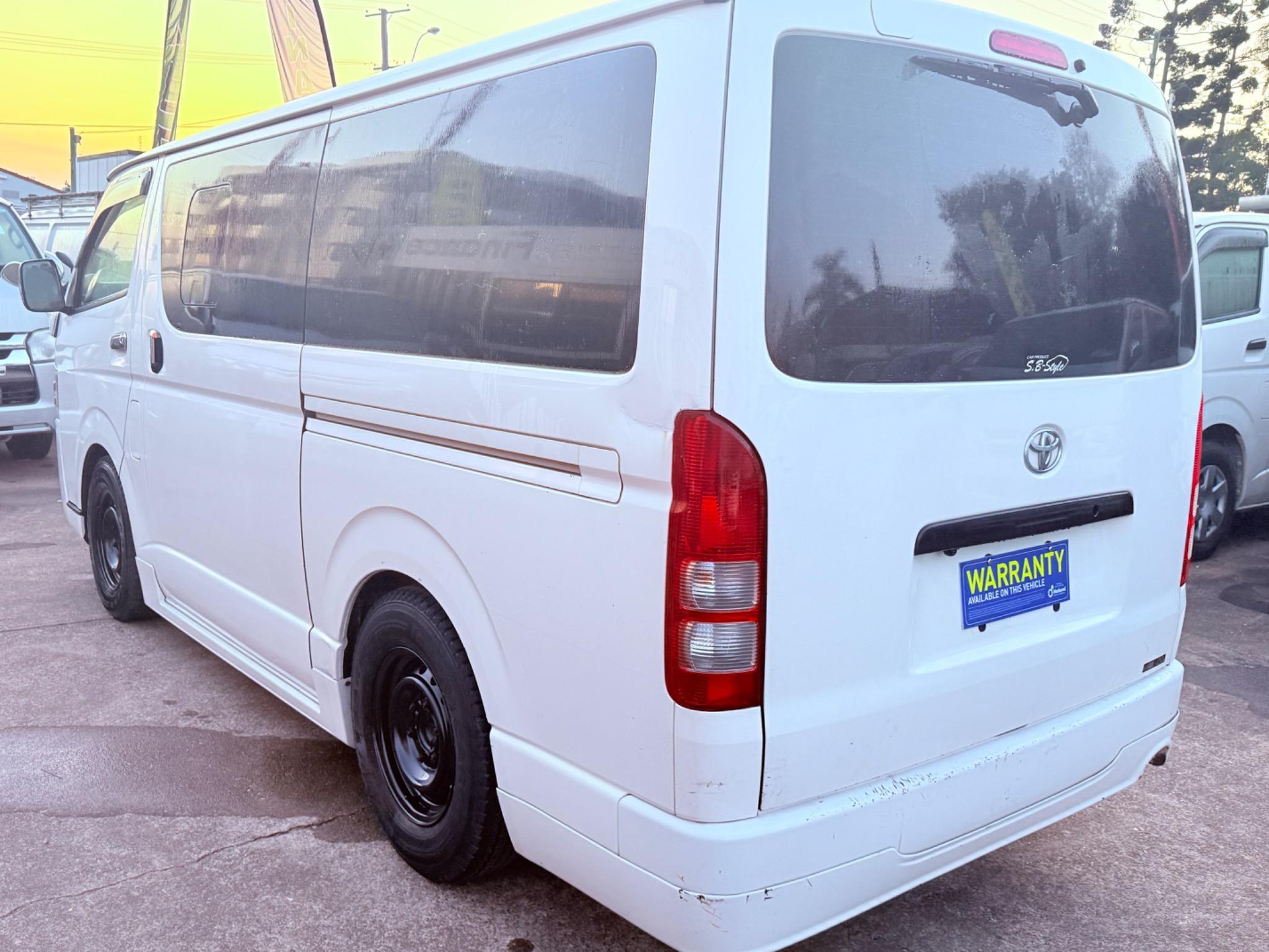 TOYOTA HIACE