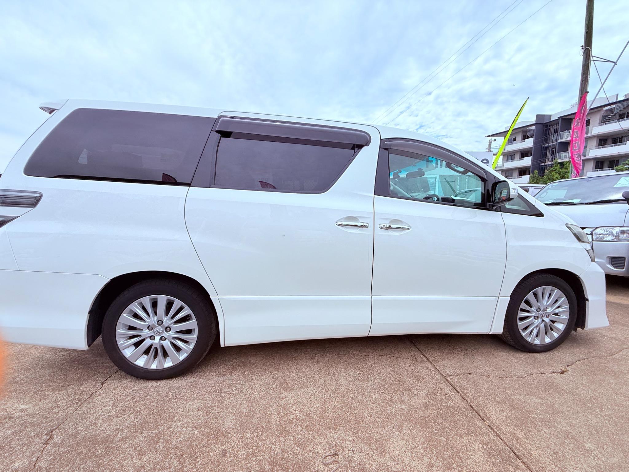 TOYOTA VELLFIRE