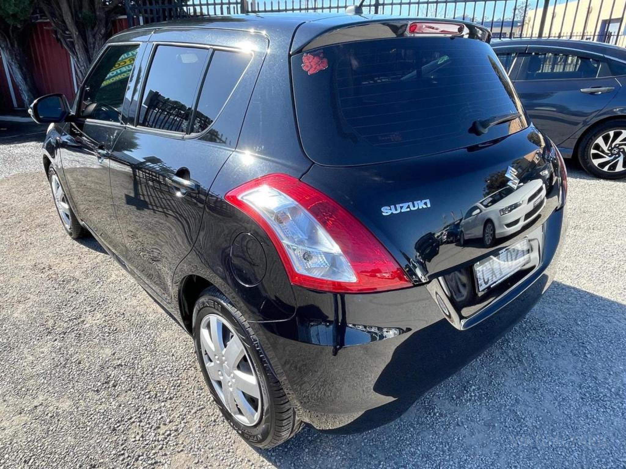 SUZUKI SWIFT
