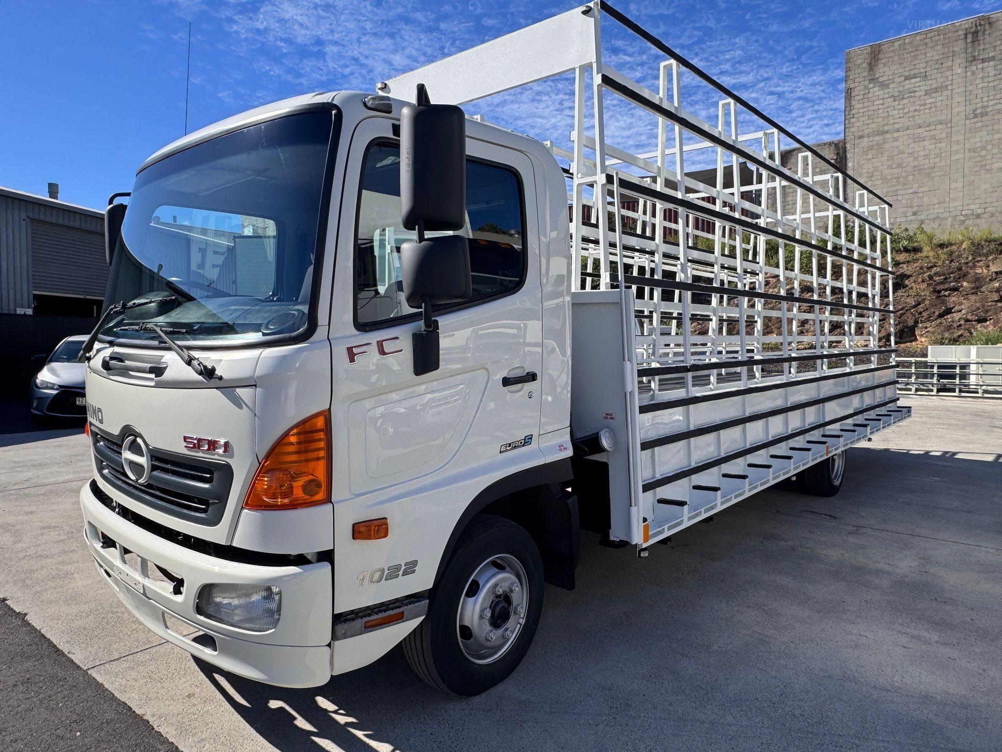 HINO 500 SERIES 1022 Glass Transporter