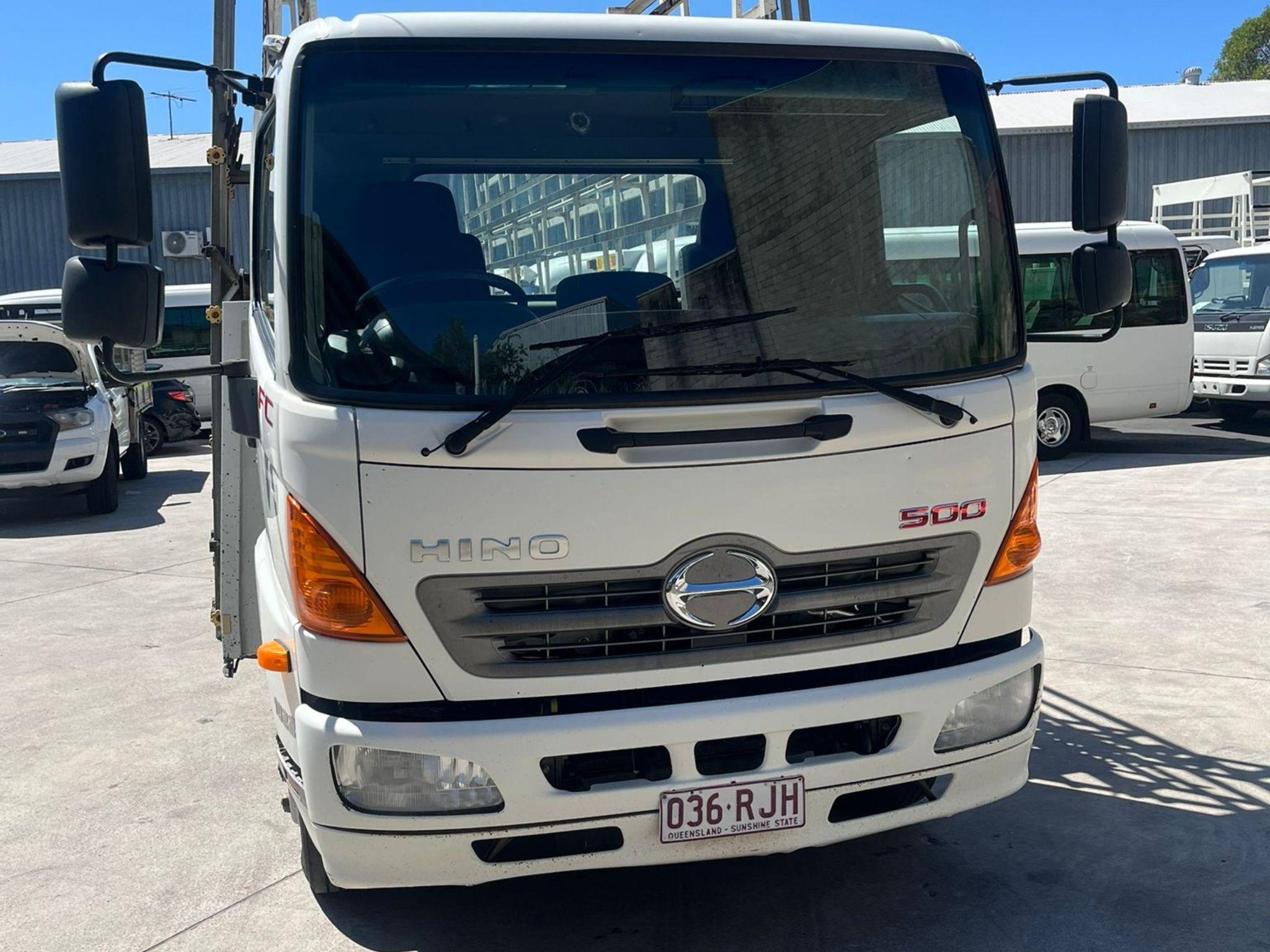 HINO 500 SERIES 1022 Glass Transporter