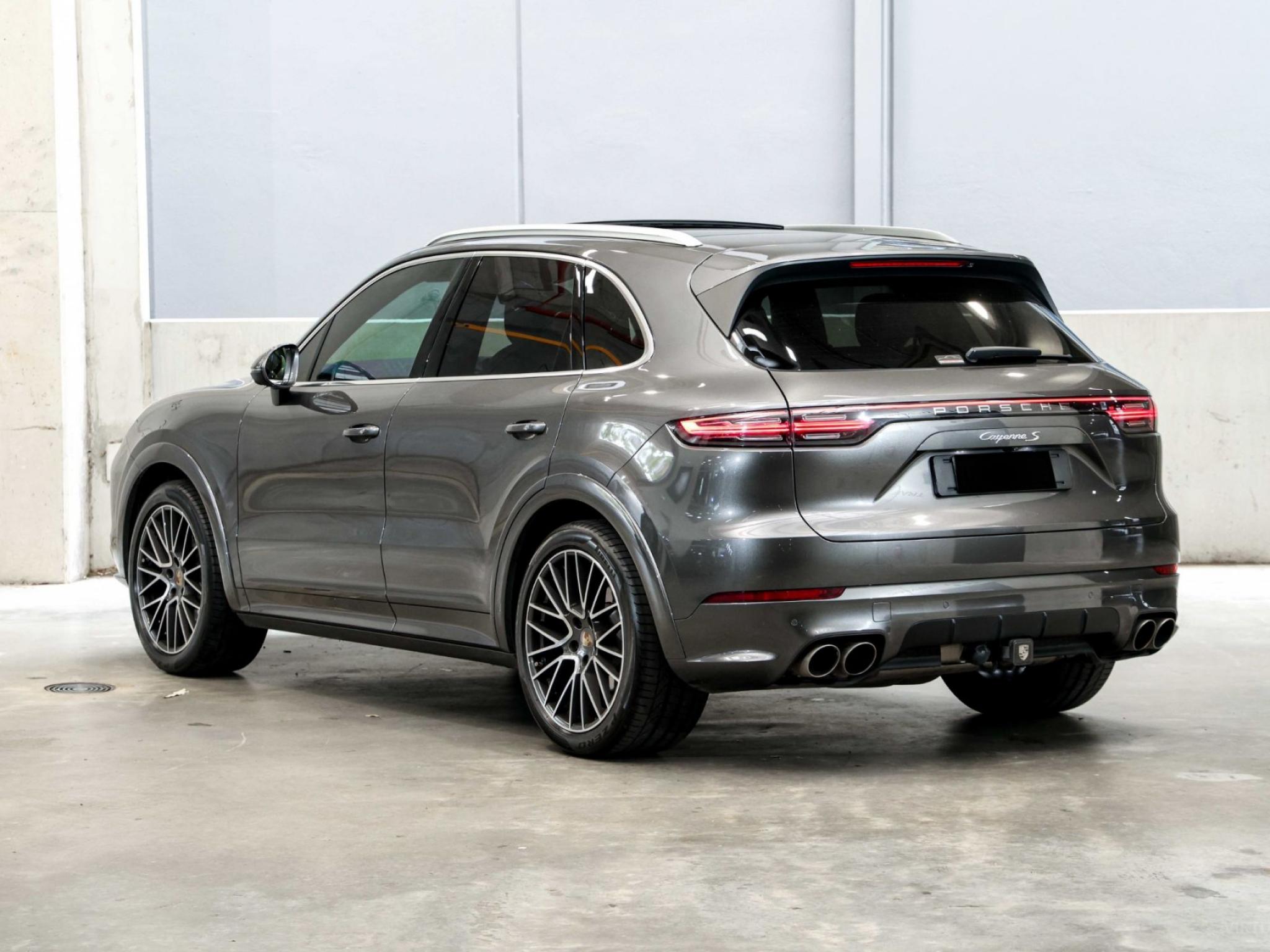 PORSCHE CAYENNE