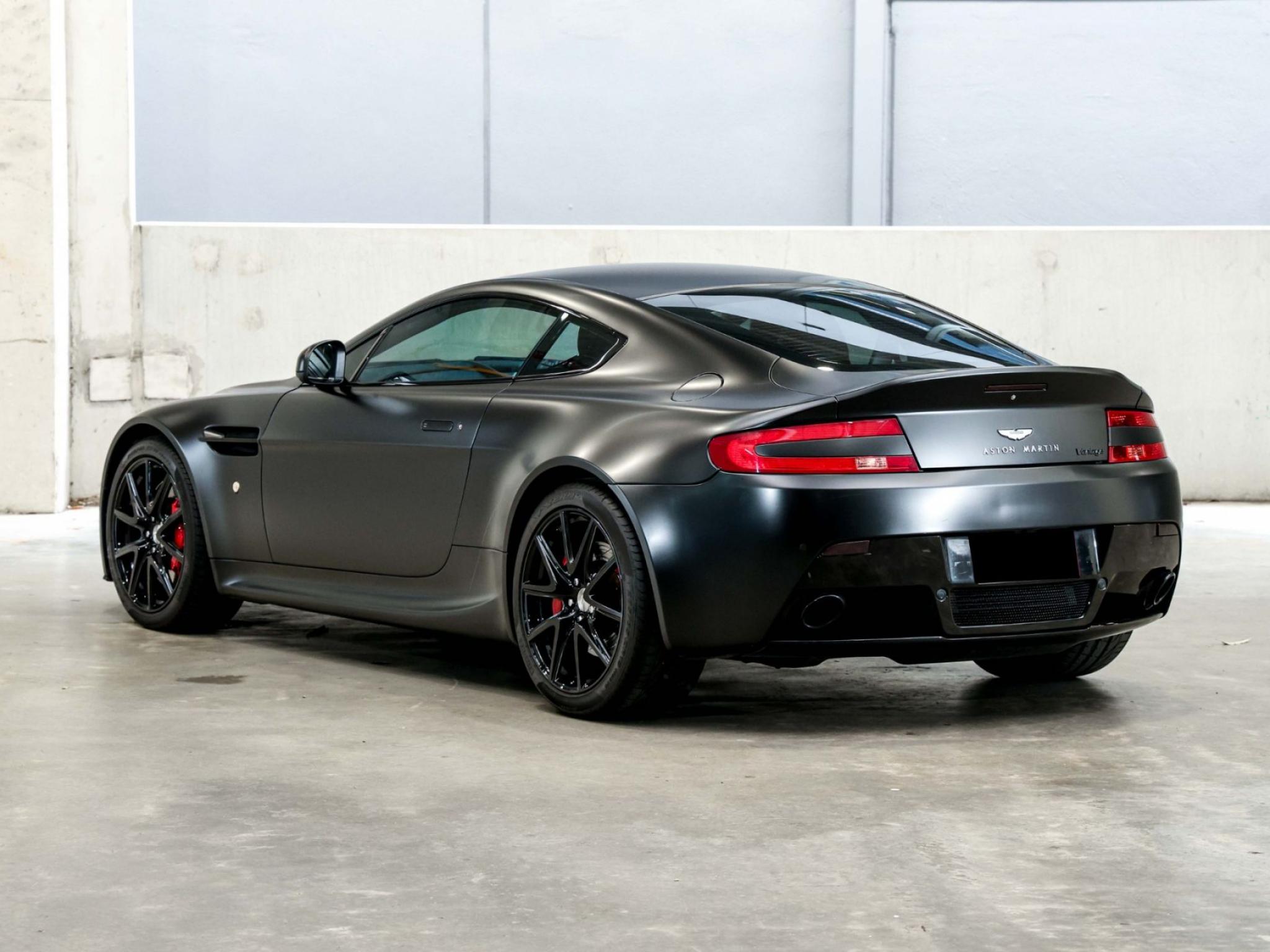 ASTON MARTIN VANTAGE