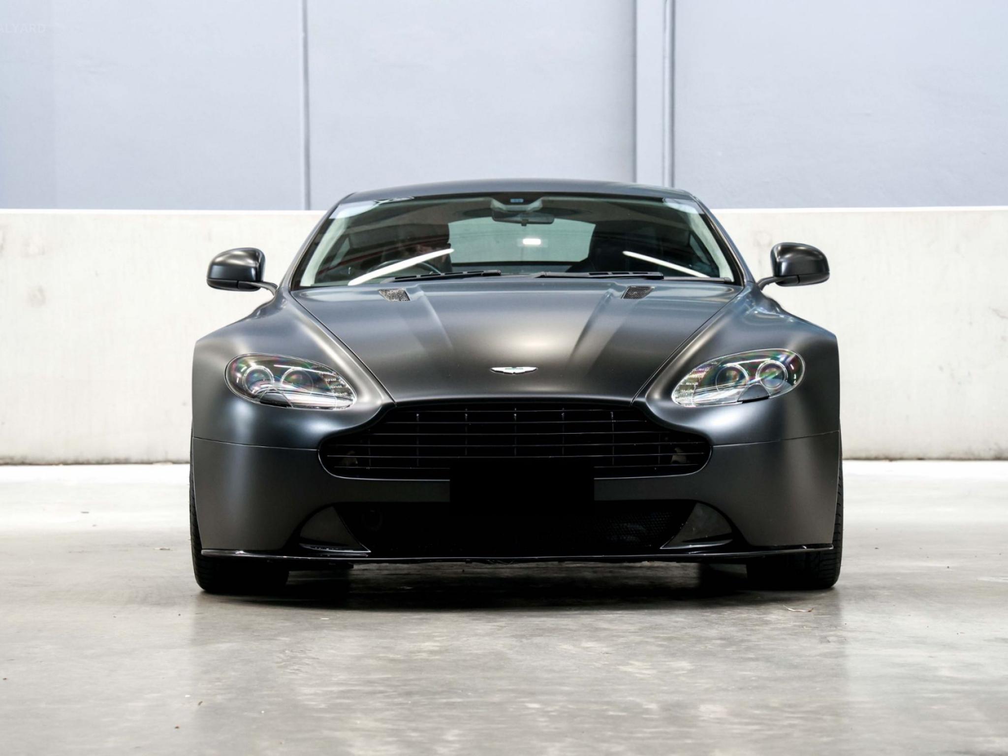 ASTON MARTIN VANTAGE