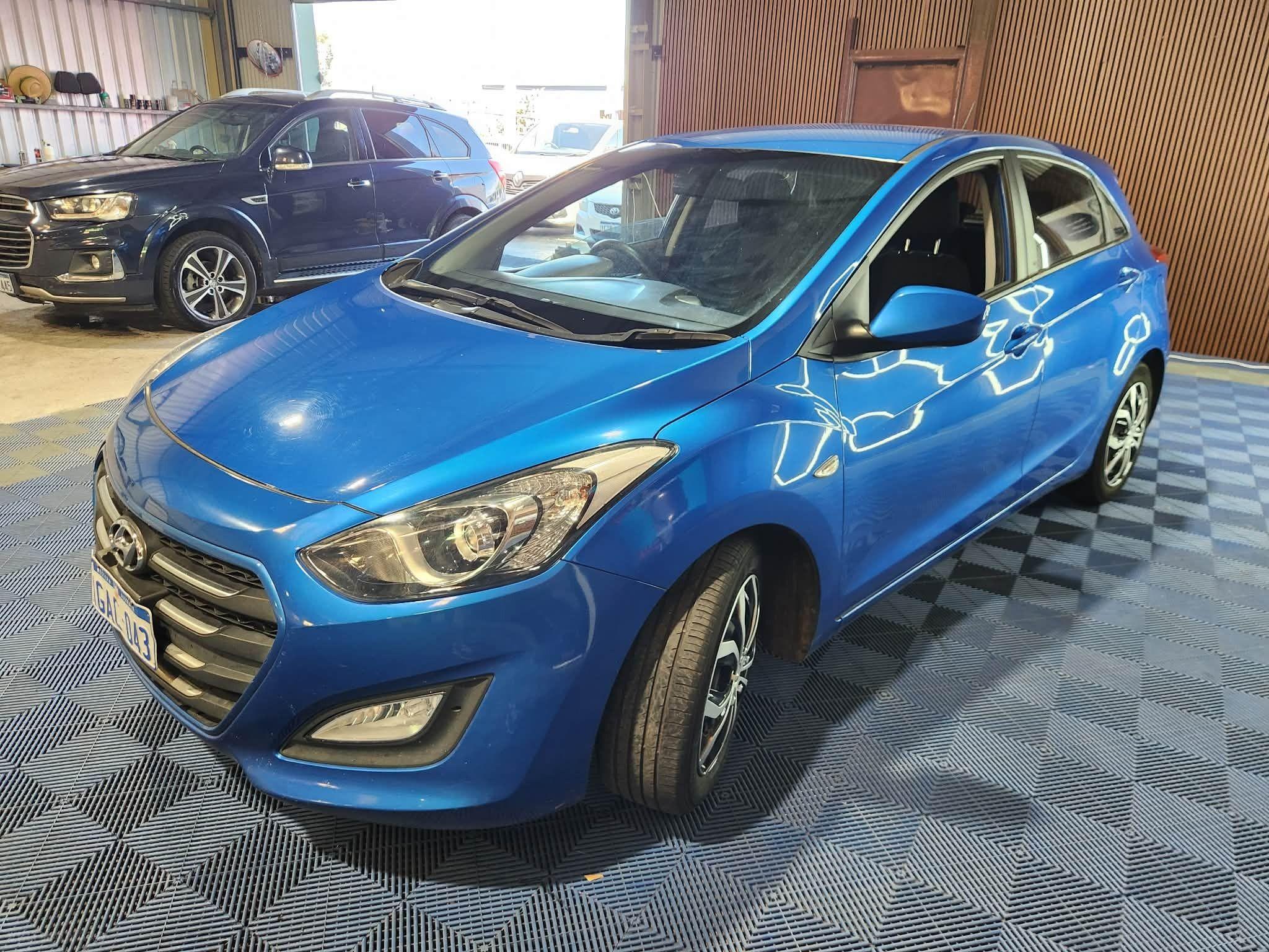 HYUNDAI i30