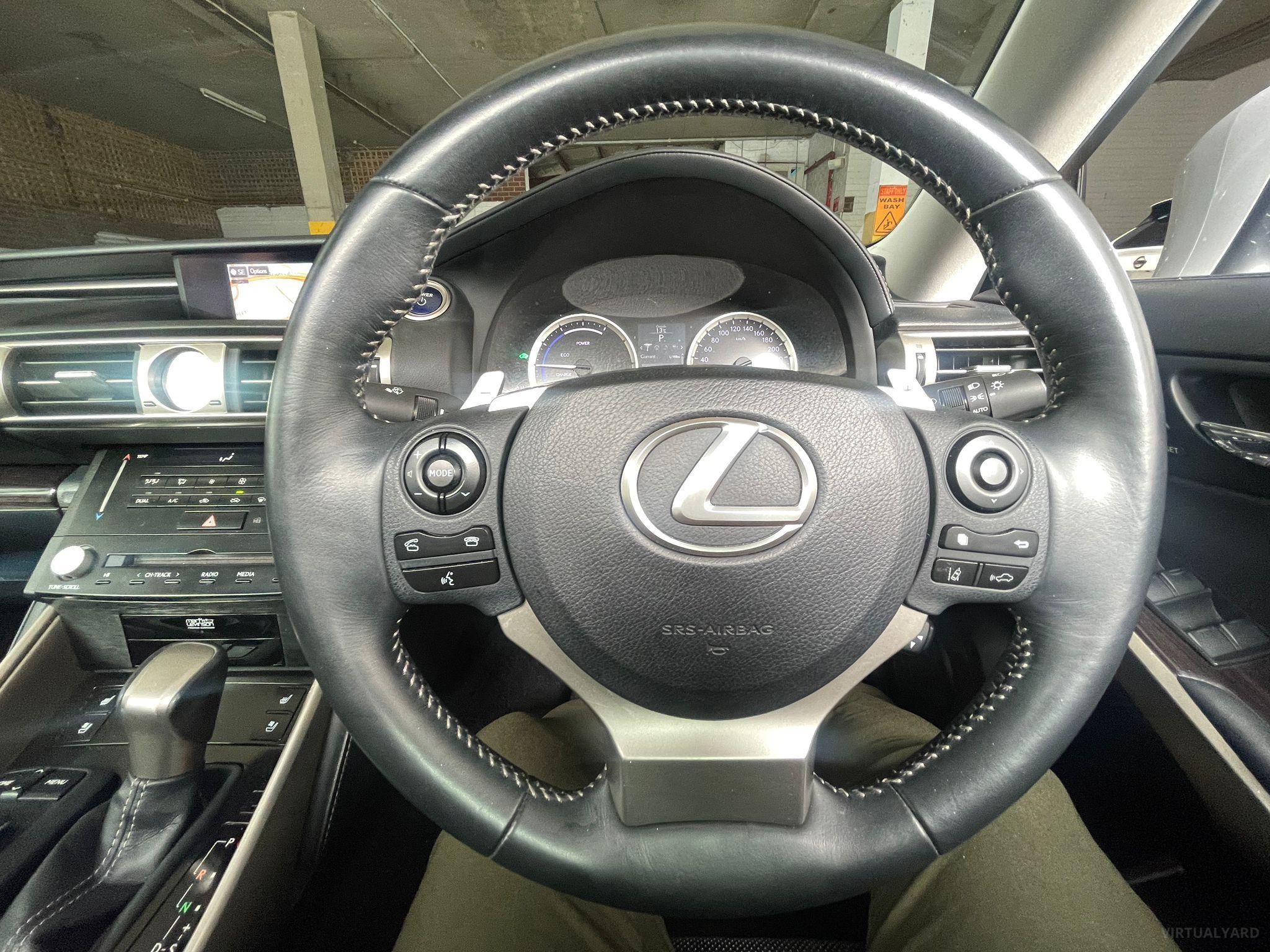 Lexus IS