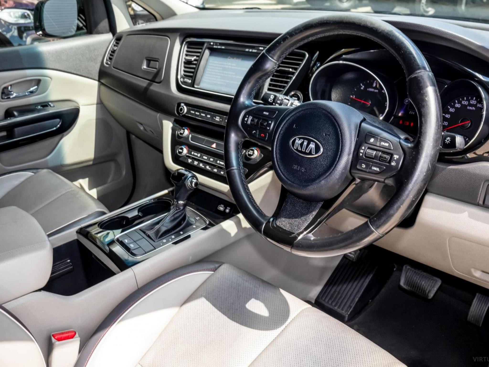KIA CARNIVAL