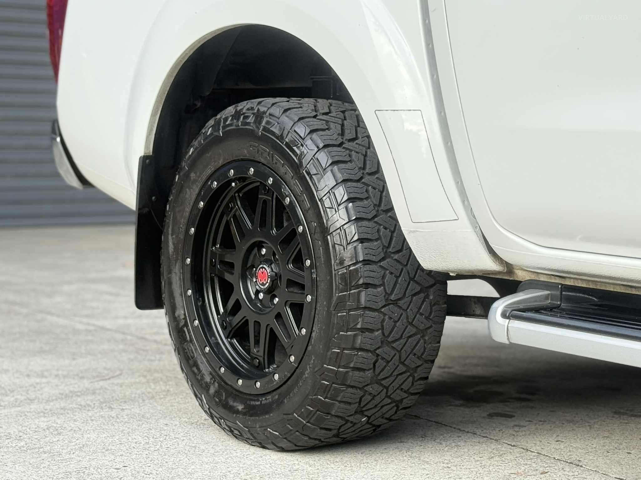 NISSAN NAVARA