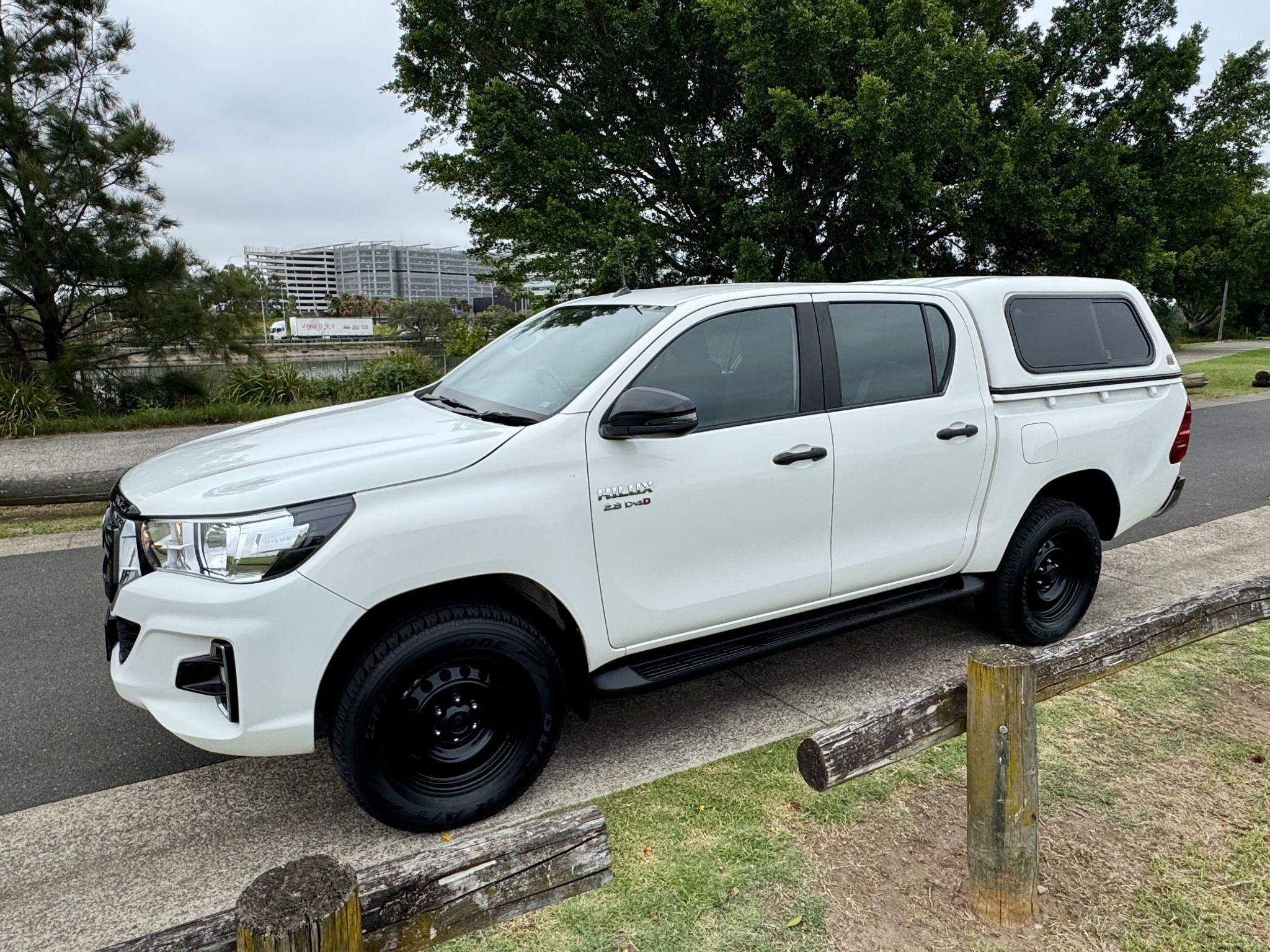 TOYOTA HILUX