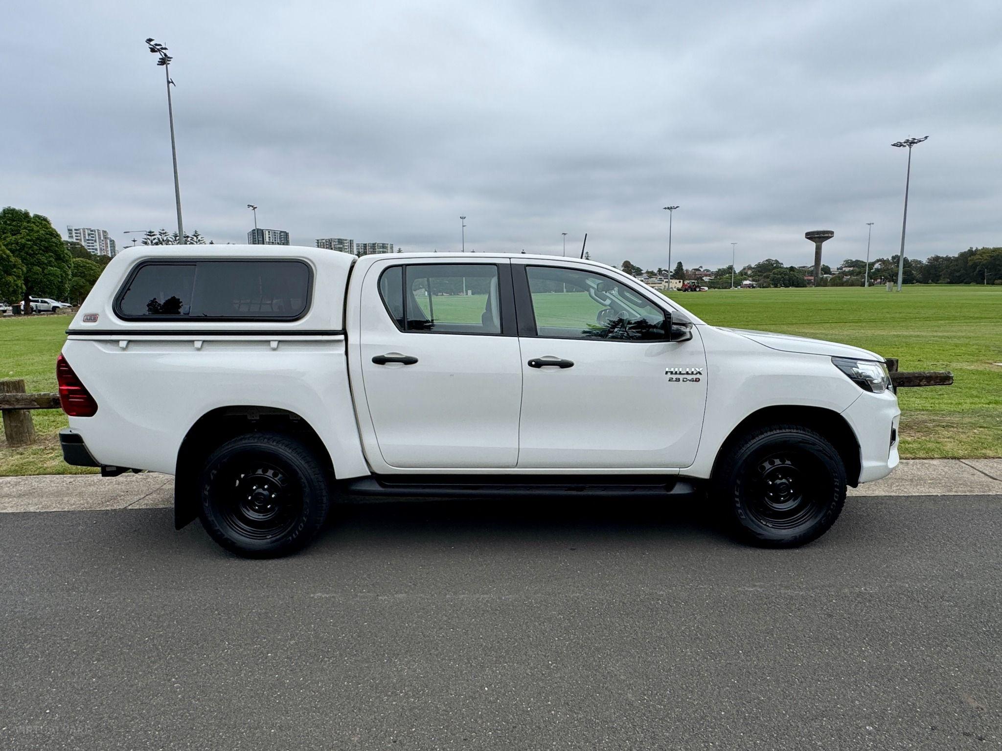 TOYOTA HILUX