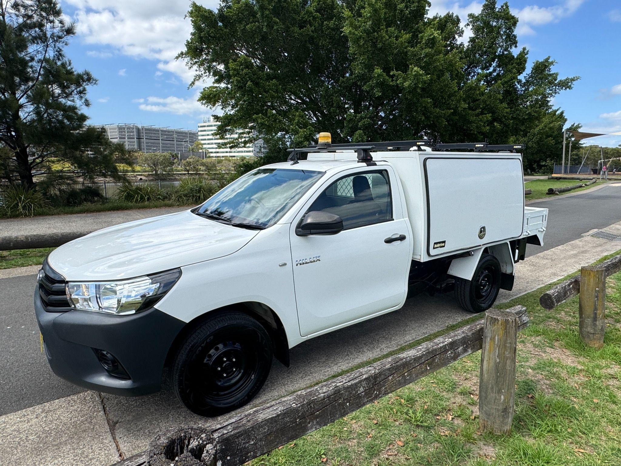 TOYOTA HILUX