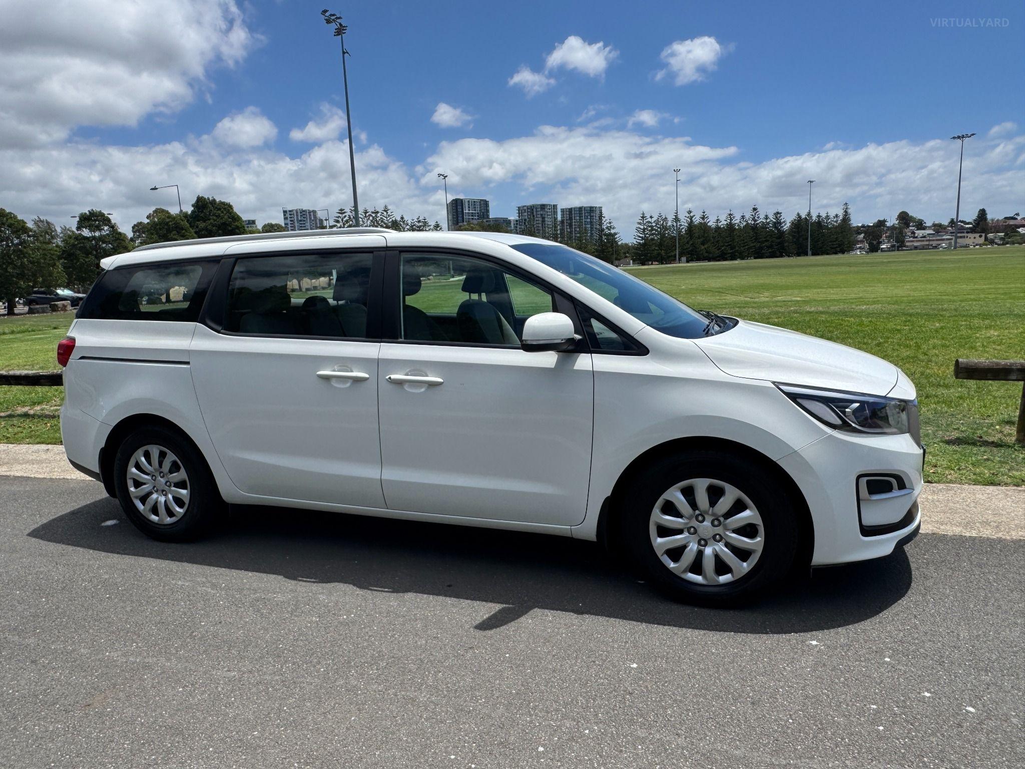 KIA CARNIVAL