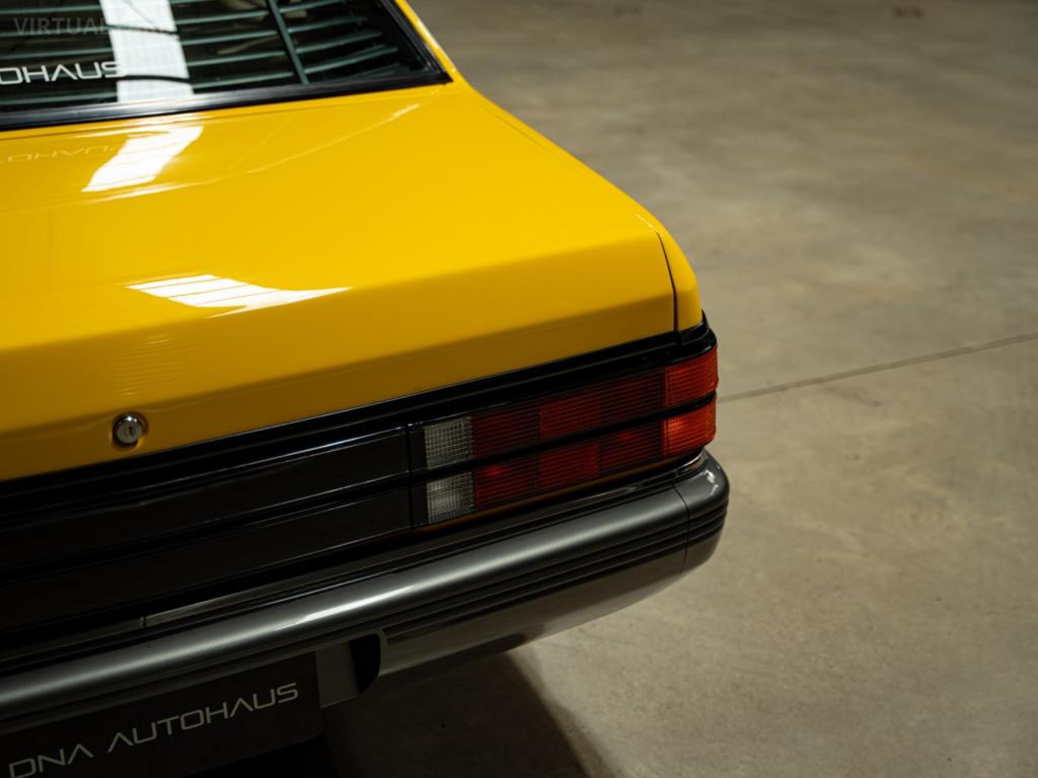 HOLDEN COMMODORE