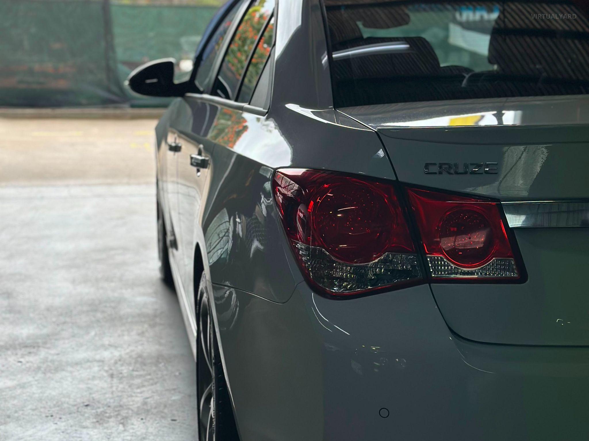 HOLDEN CRUZE