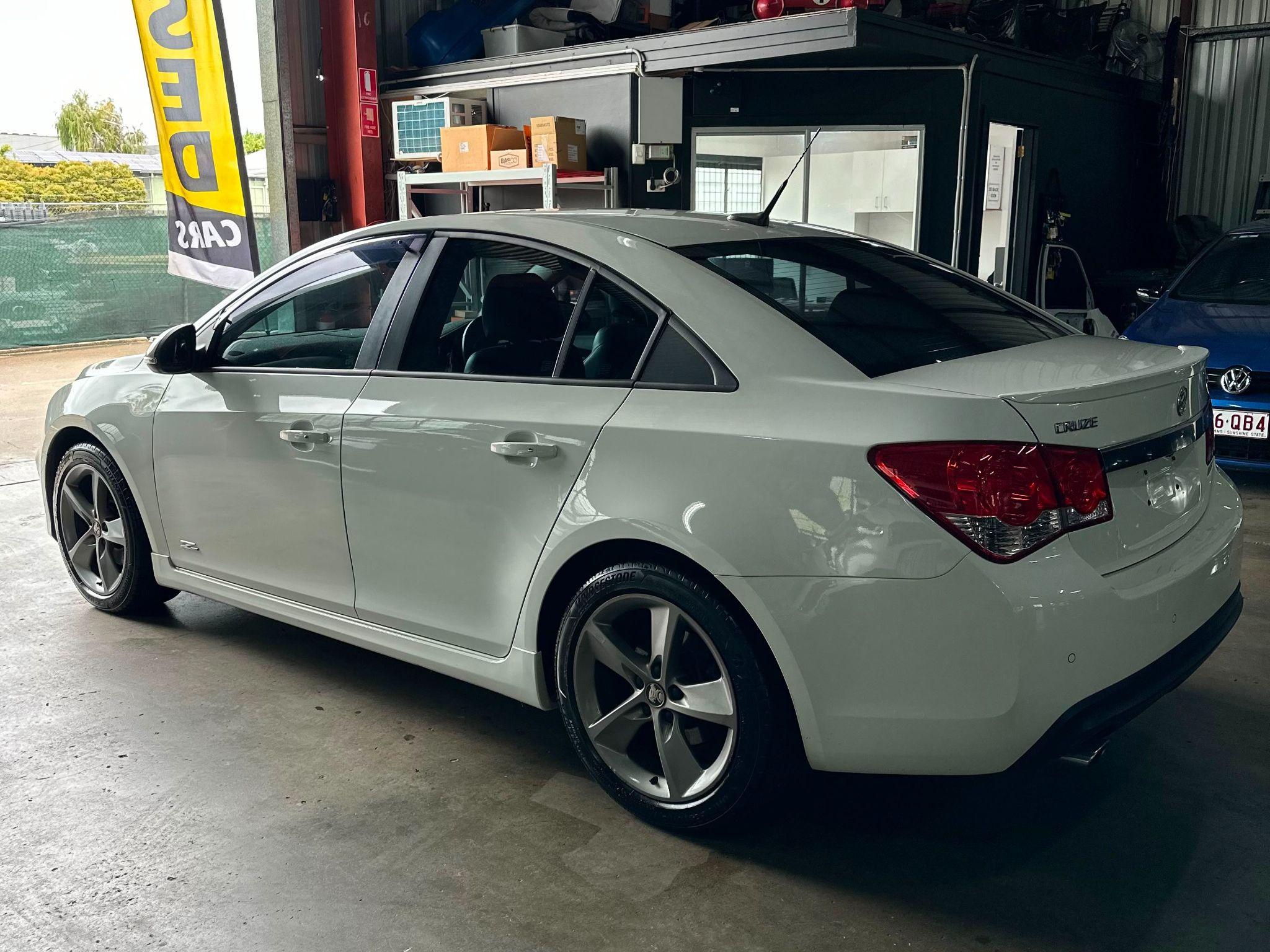HOLDEN CRUZE