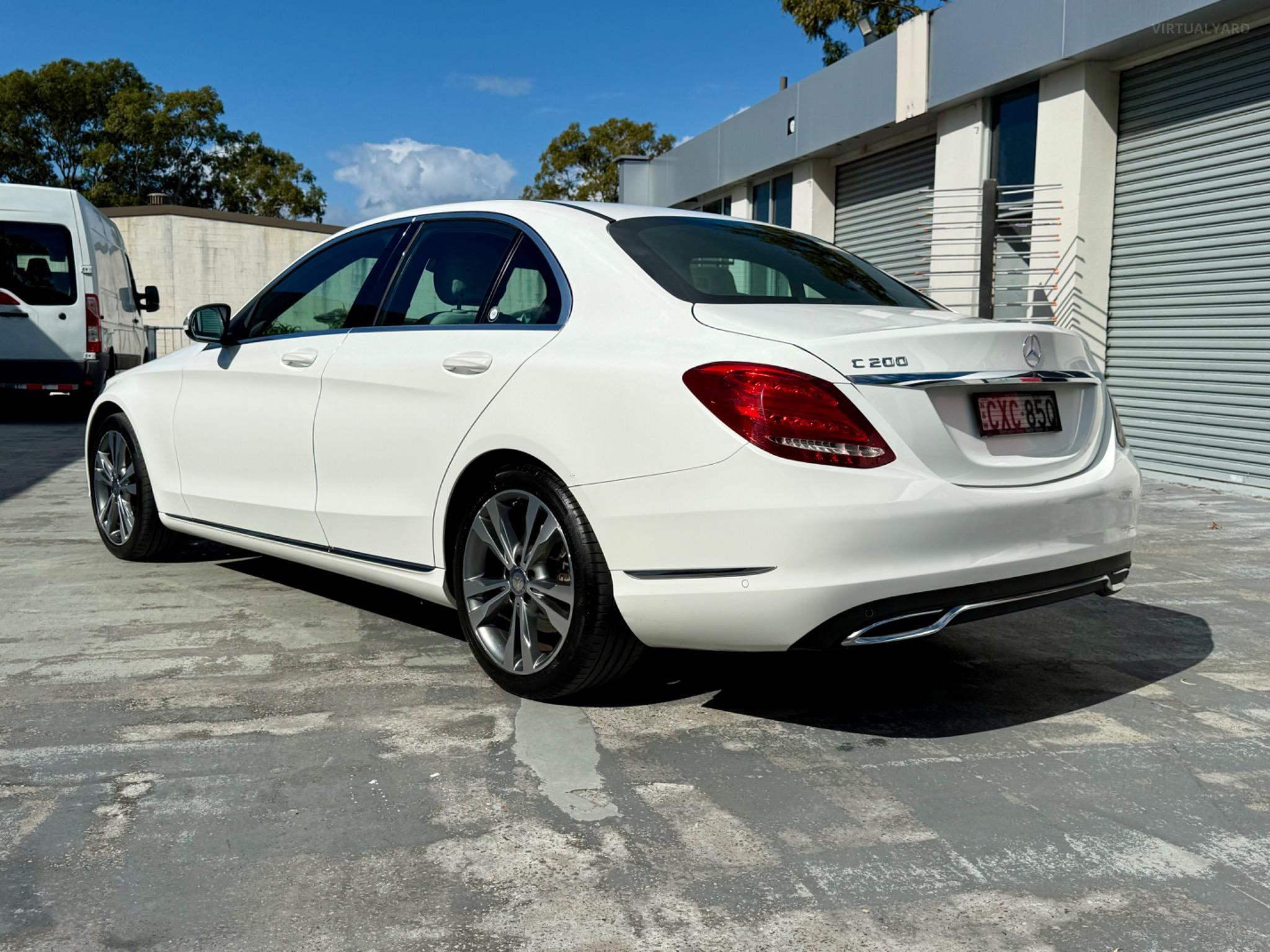 MERCEDES-BENZ C200