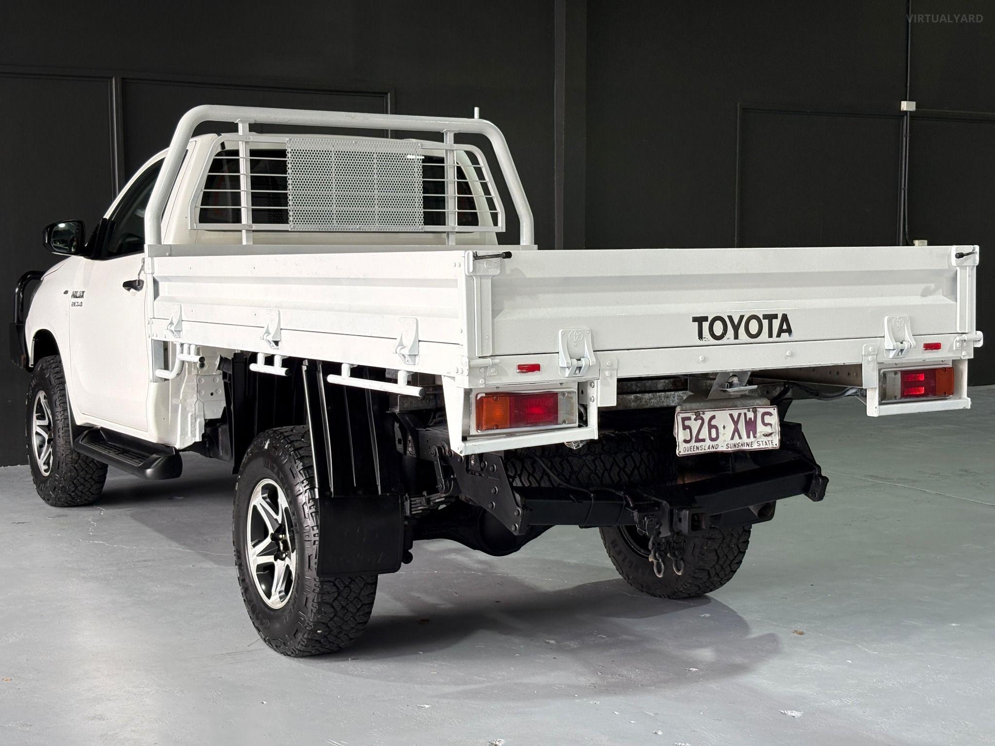 TOYOTA HILUX