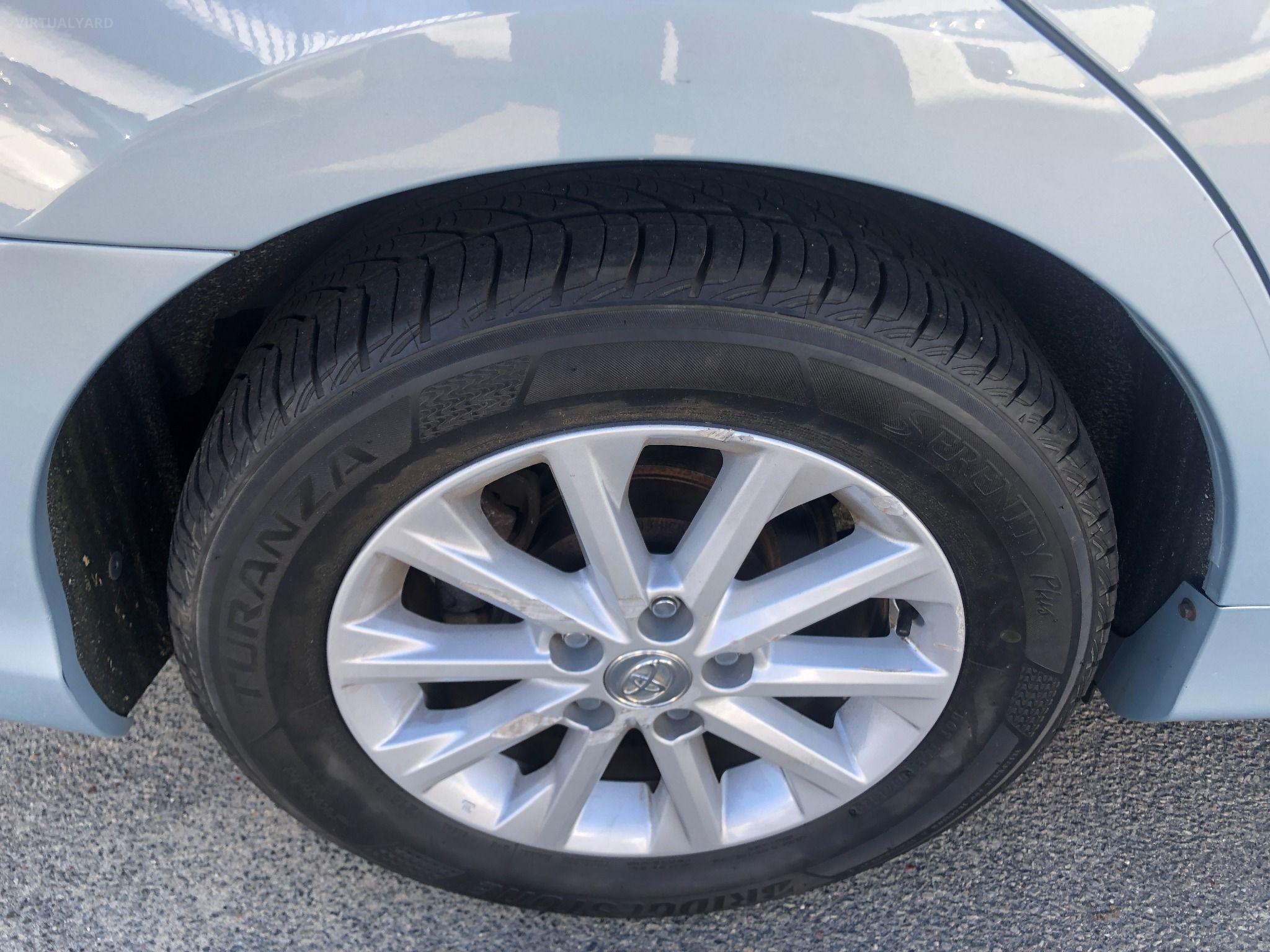 Toyota Aurion