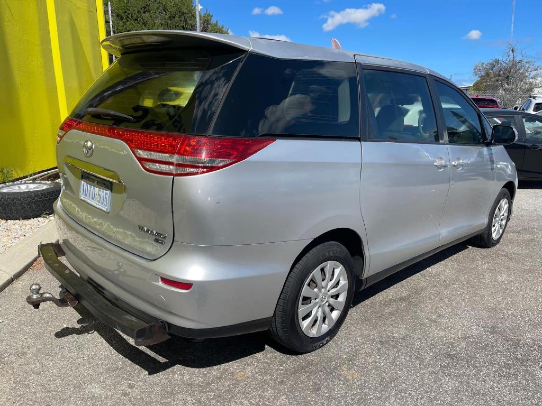 TOYOTA TARAGO