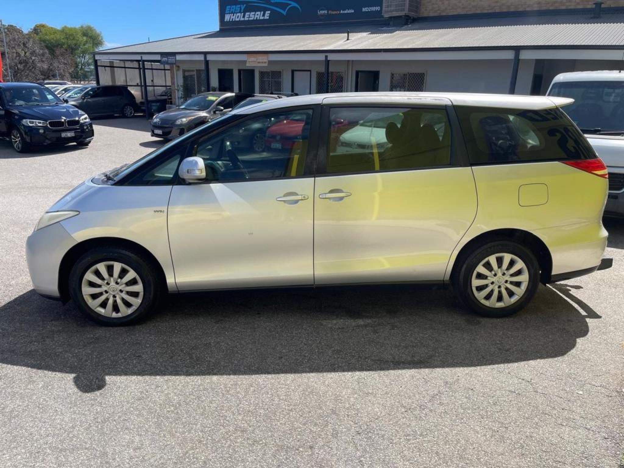 TOYOTA TARAGO