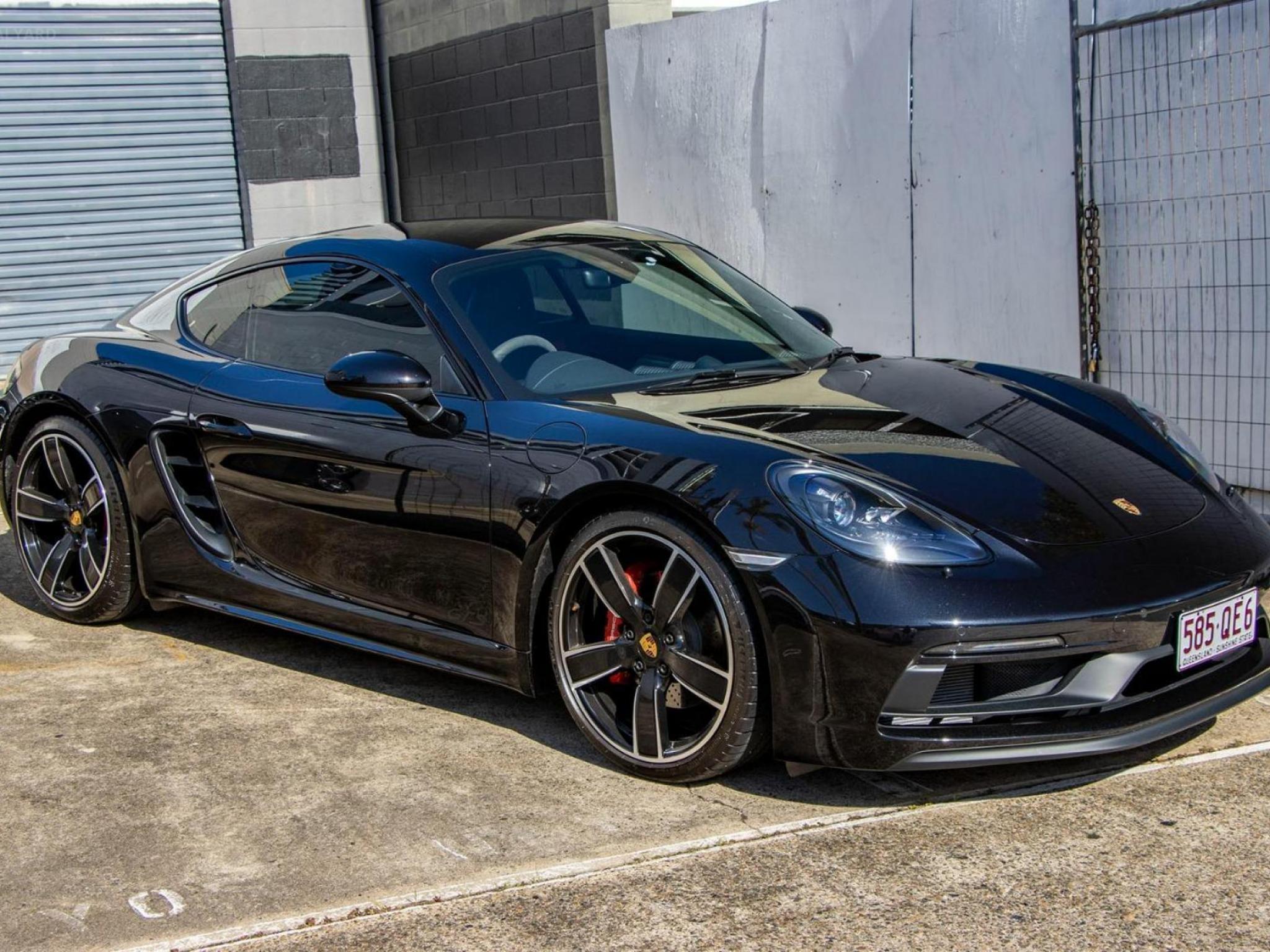 PORSCHE 718
