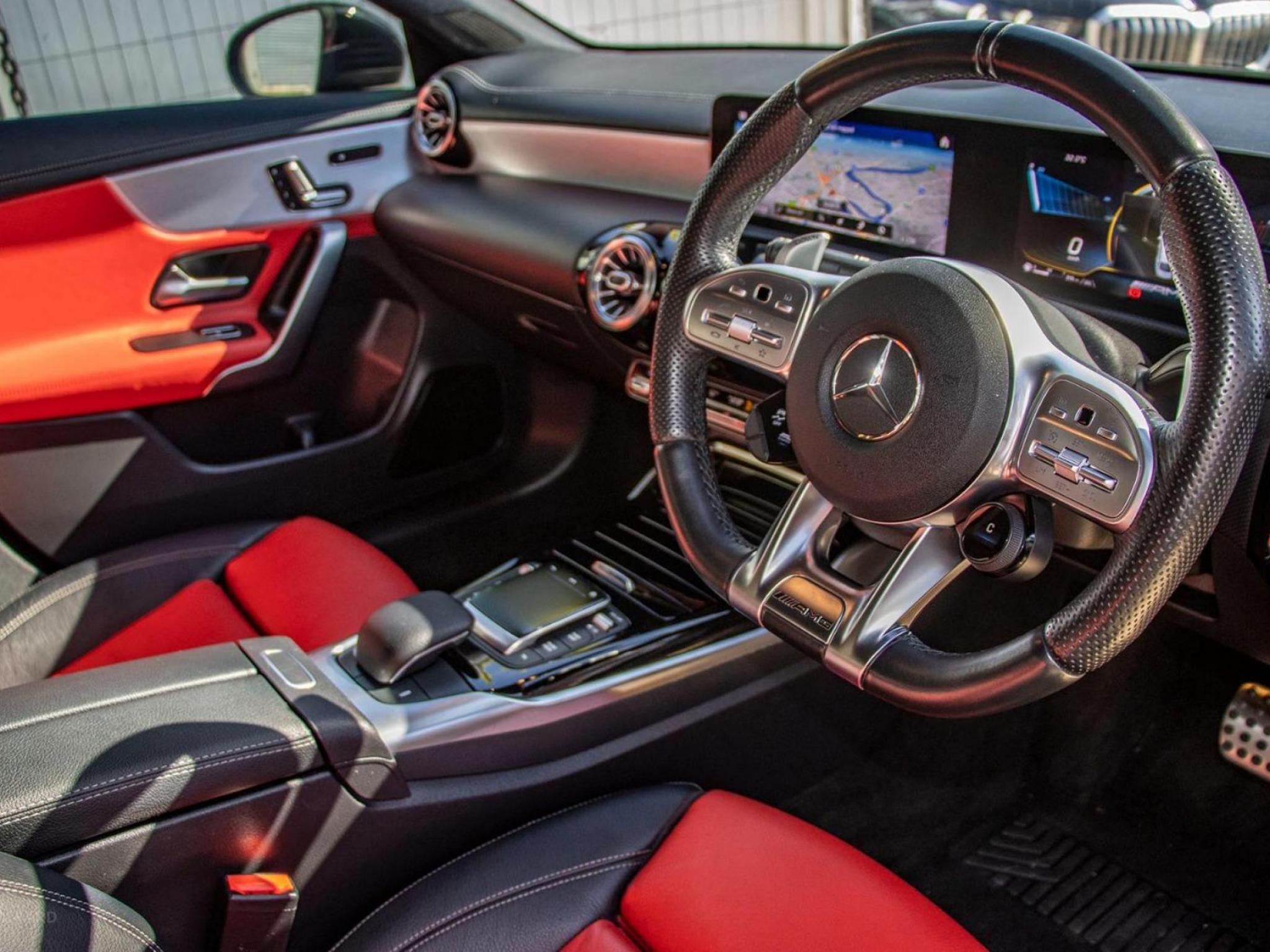 MERCEDES-AMG CLA