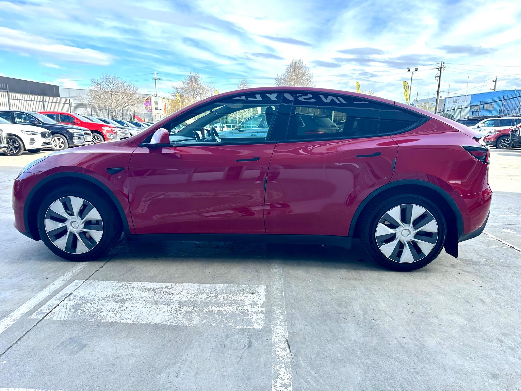 TESLA MODEL Y