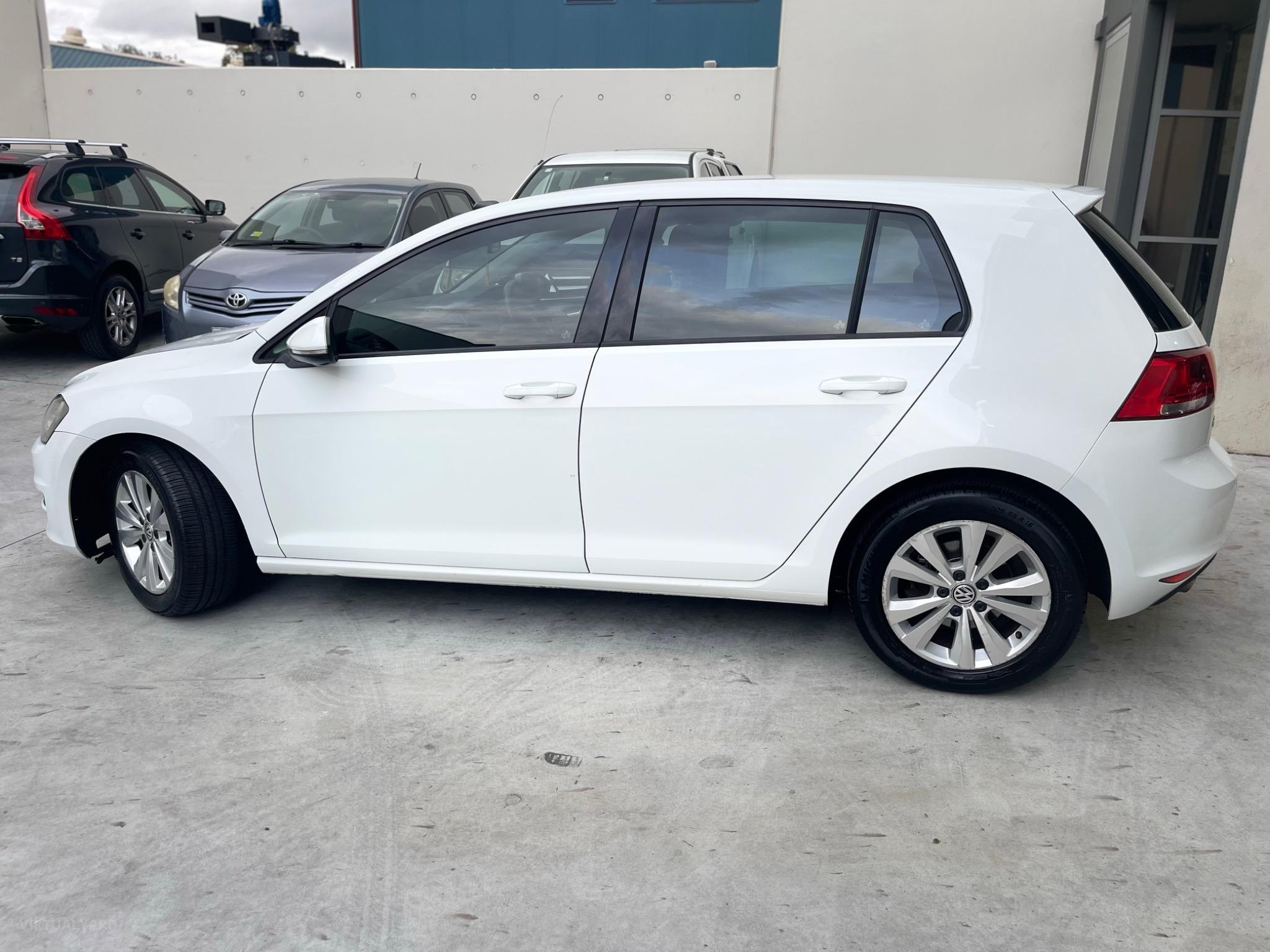 VOLKSWAGEN GOLF