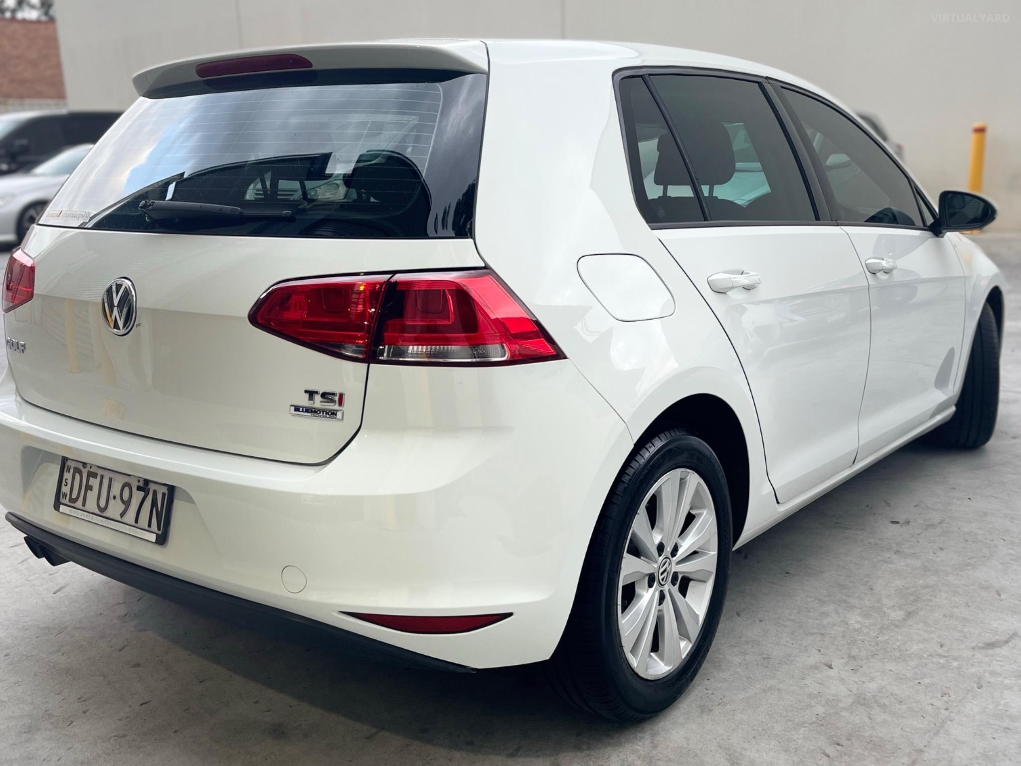VOLKSWAGEN GOLF