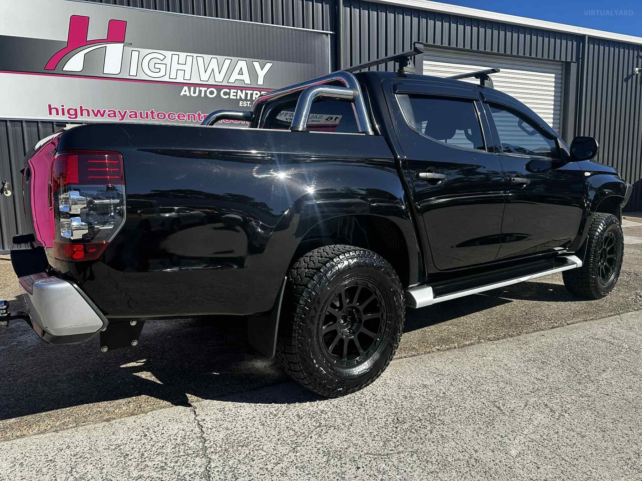 MITSUBISHI TRITON