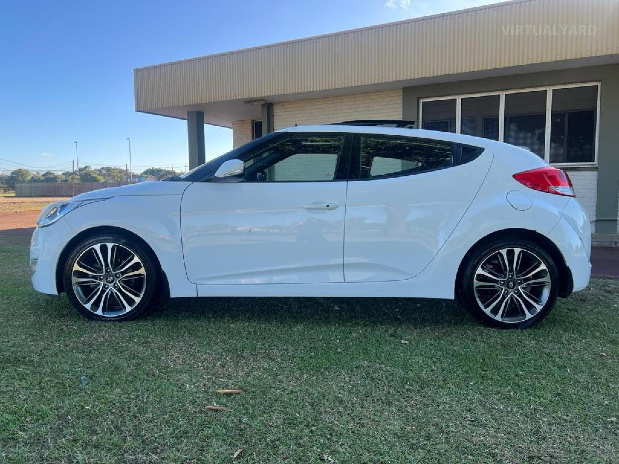 HYUNDAI VELOSTER
